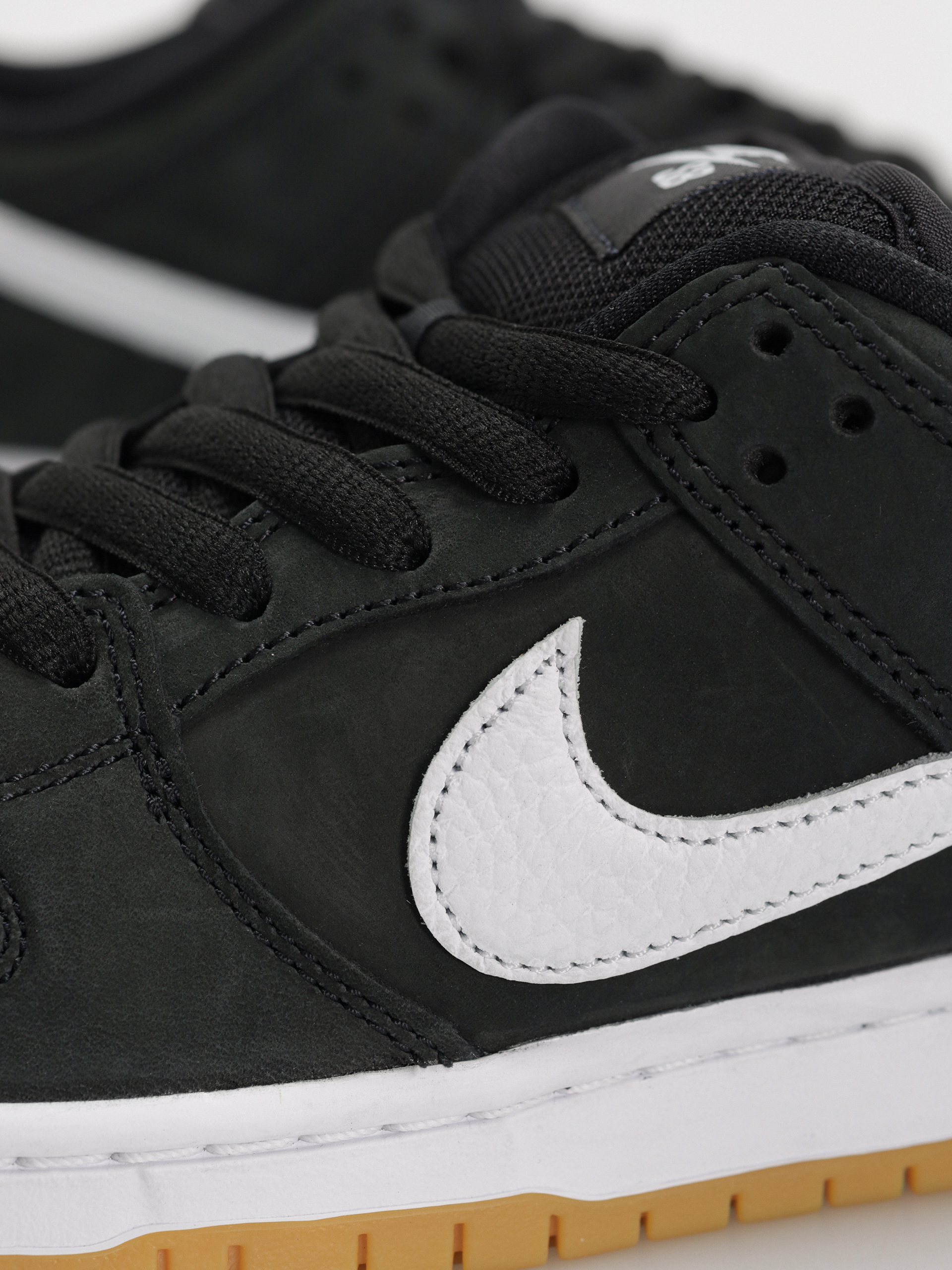 Pantofi Nike SB Dunk Low Pro Aa (black/white black gum light brown)