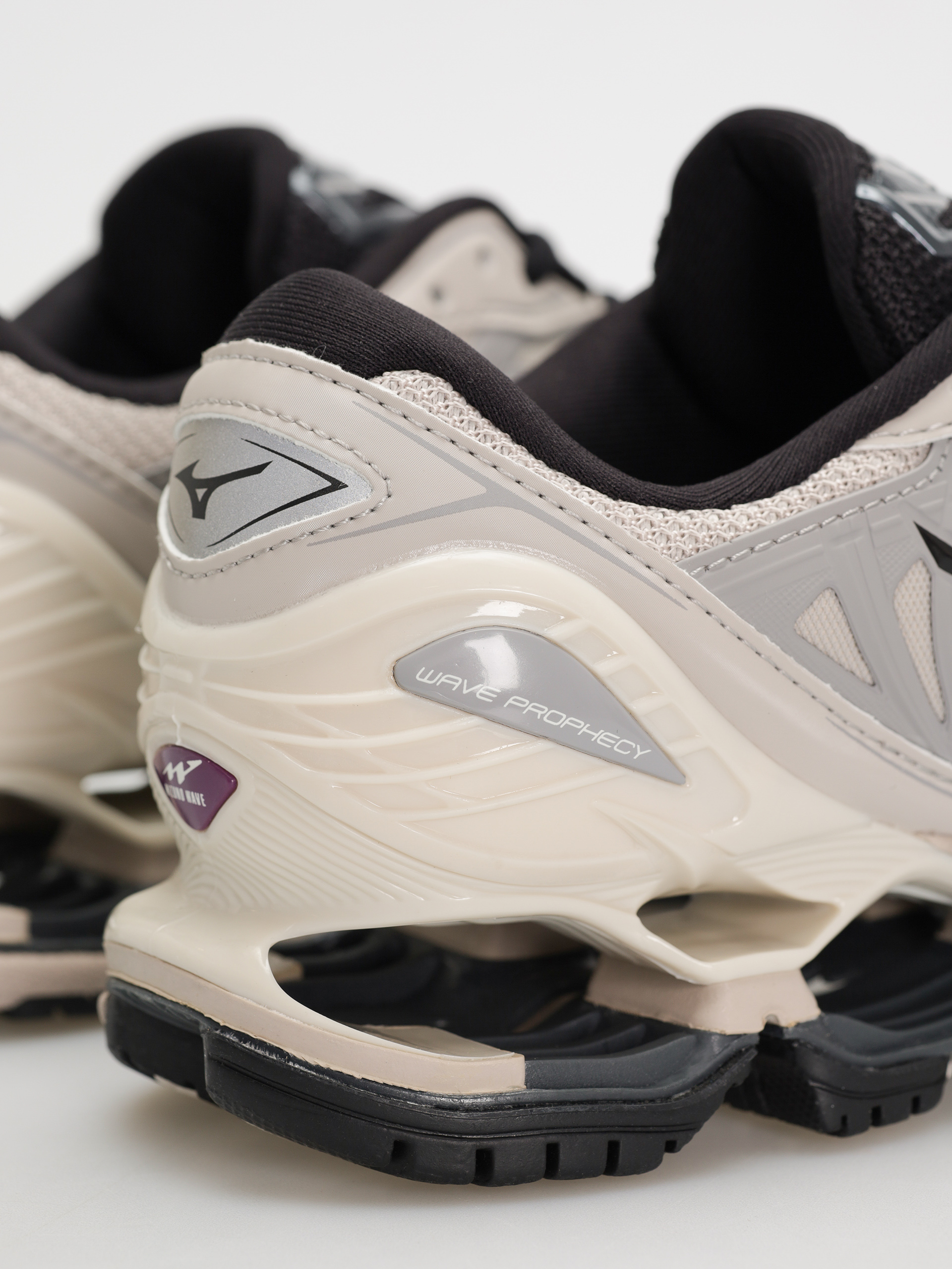 Pantofi Mizuno Wave Prophecy LS (silver cloud/black/opal gray)