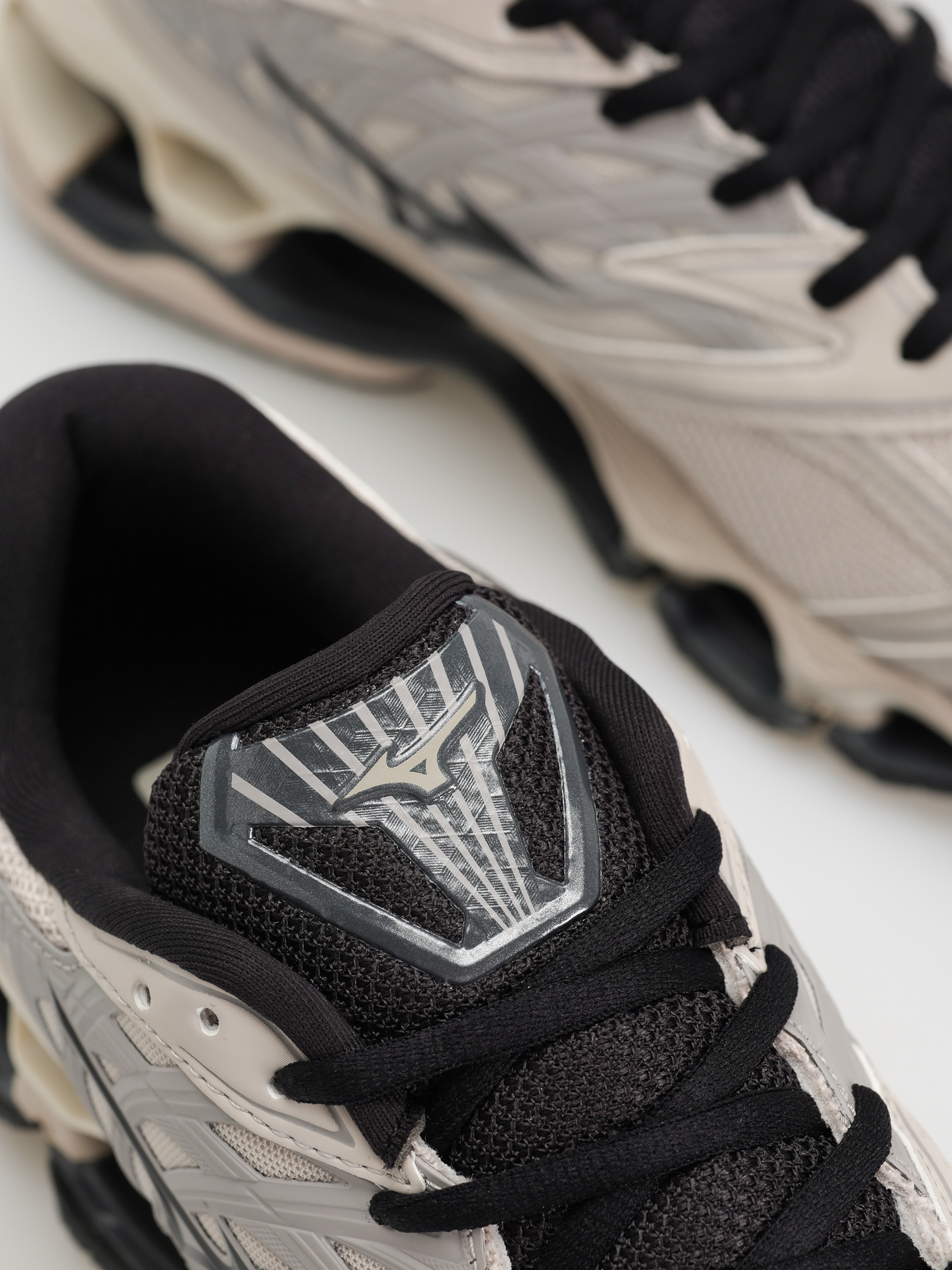 Pantofi Mizuno Wave Prophecy LS (silver cloud/black/opal gray)