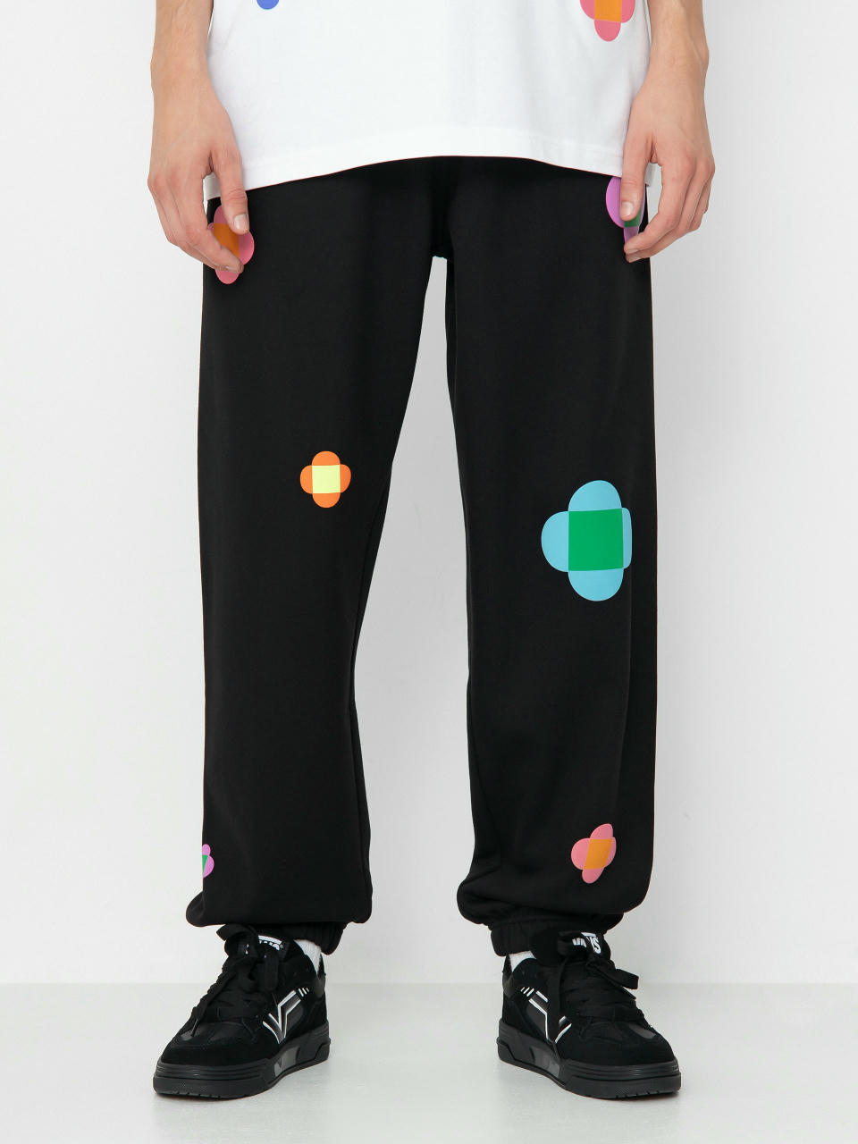 Pantaloni The North Face X Yinka Ilori Let’S Blossom Together Graphic Jogger (tnf black)