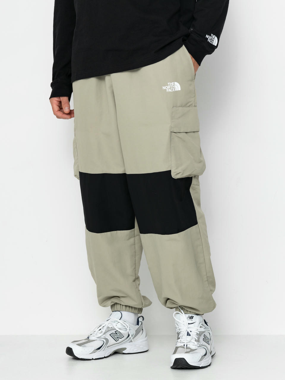 Pantaloni The North Face Hmlyn Track (clay grey/tnf black)