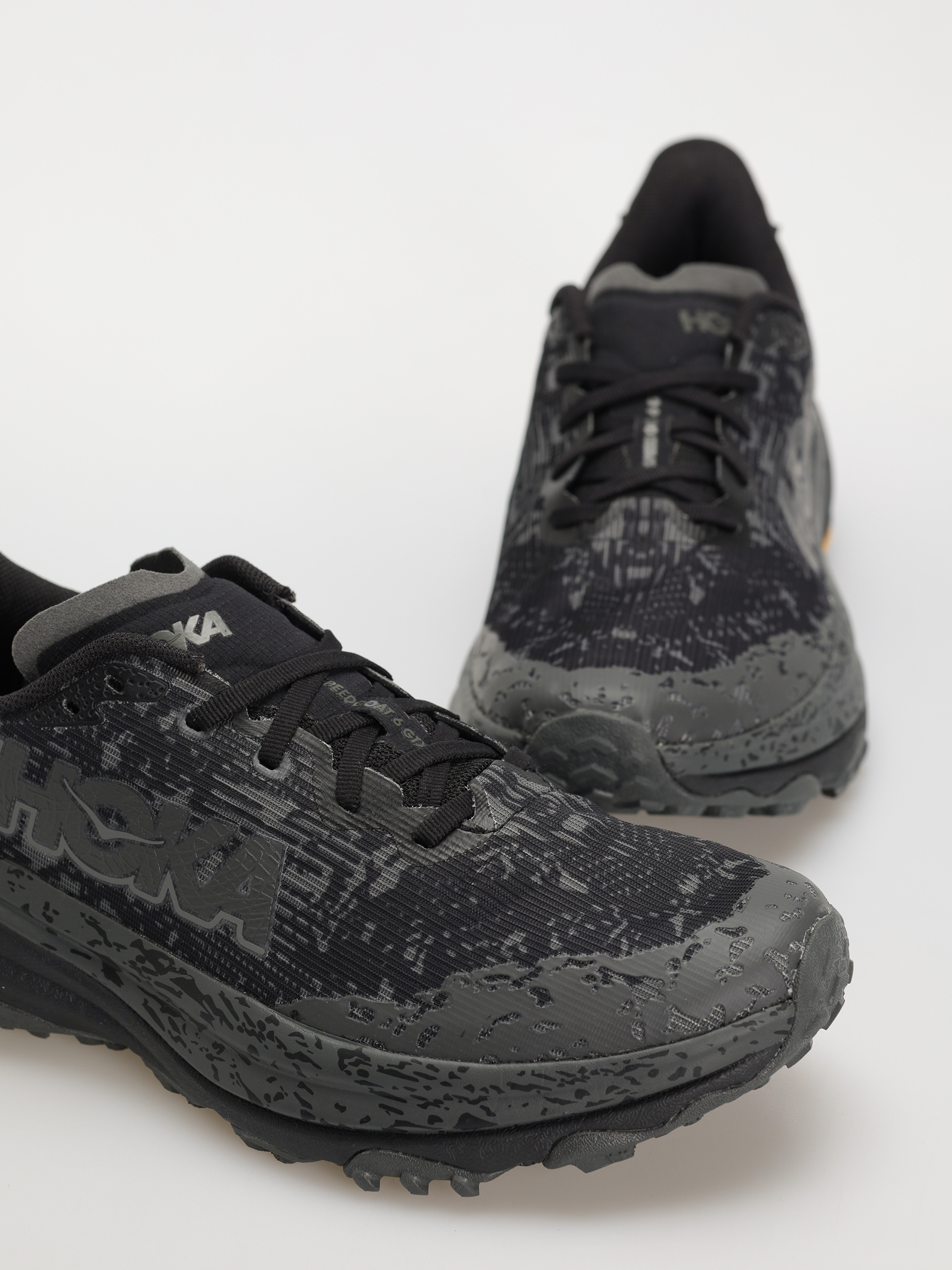 Pantofi Hoka Speedgoat 6 (black/outer orbit)