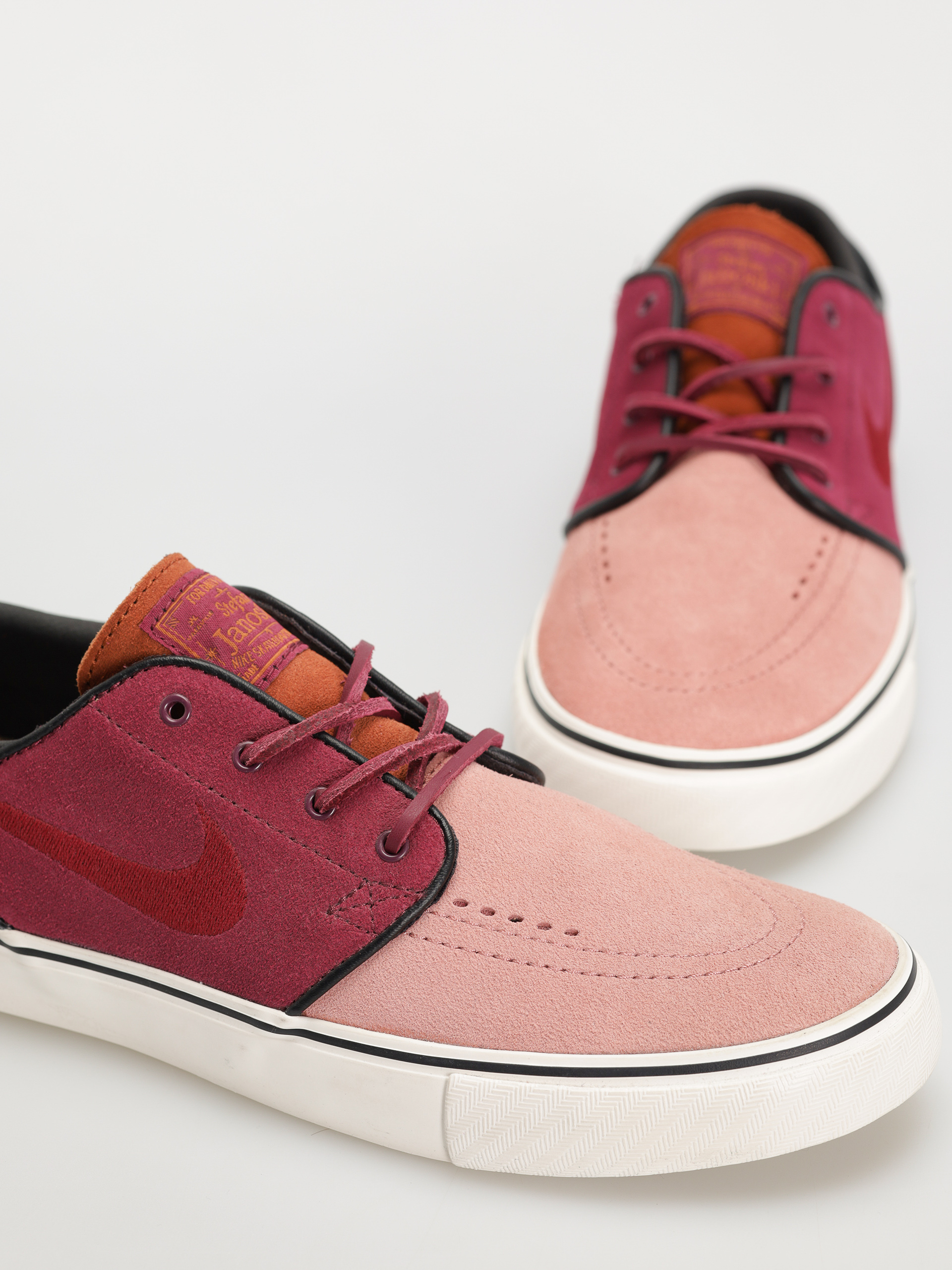 Pantofi Nike SB Zoom Janoski OG+ (red stardust/team red rosewood)