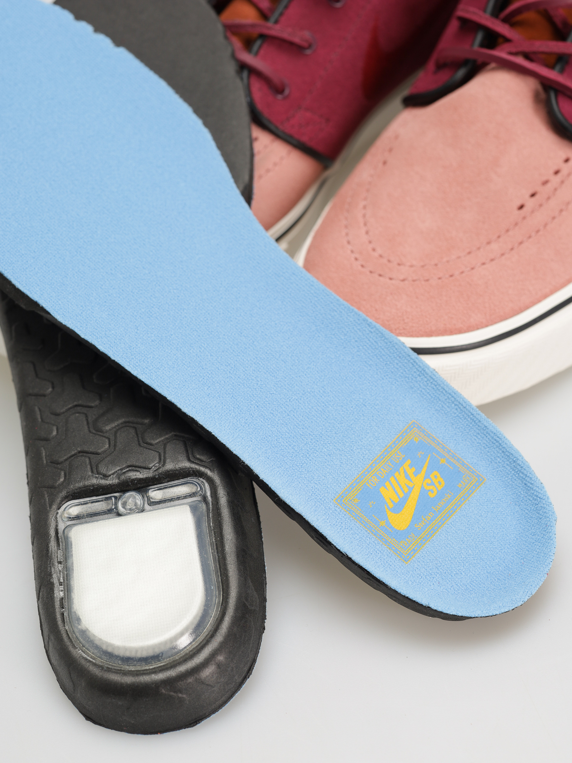 Pantofi Nike SB Zoom Janoski OG+ (red stardust/team red rosewood)