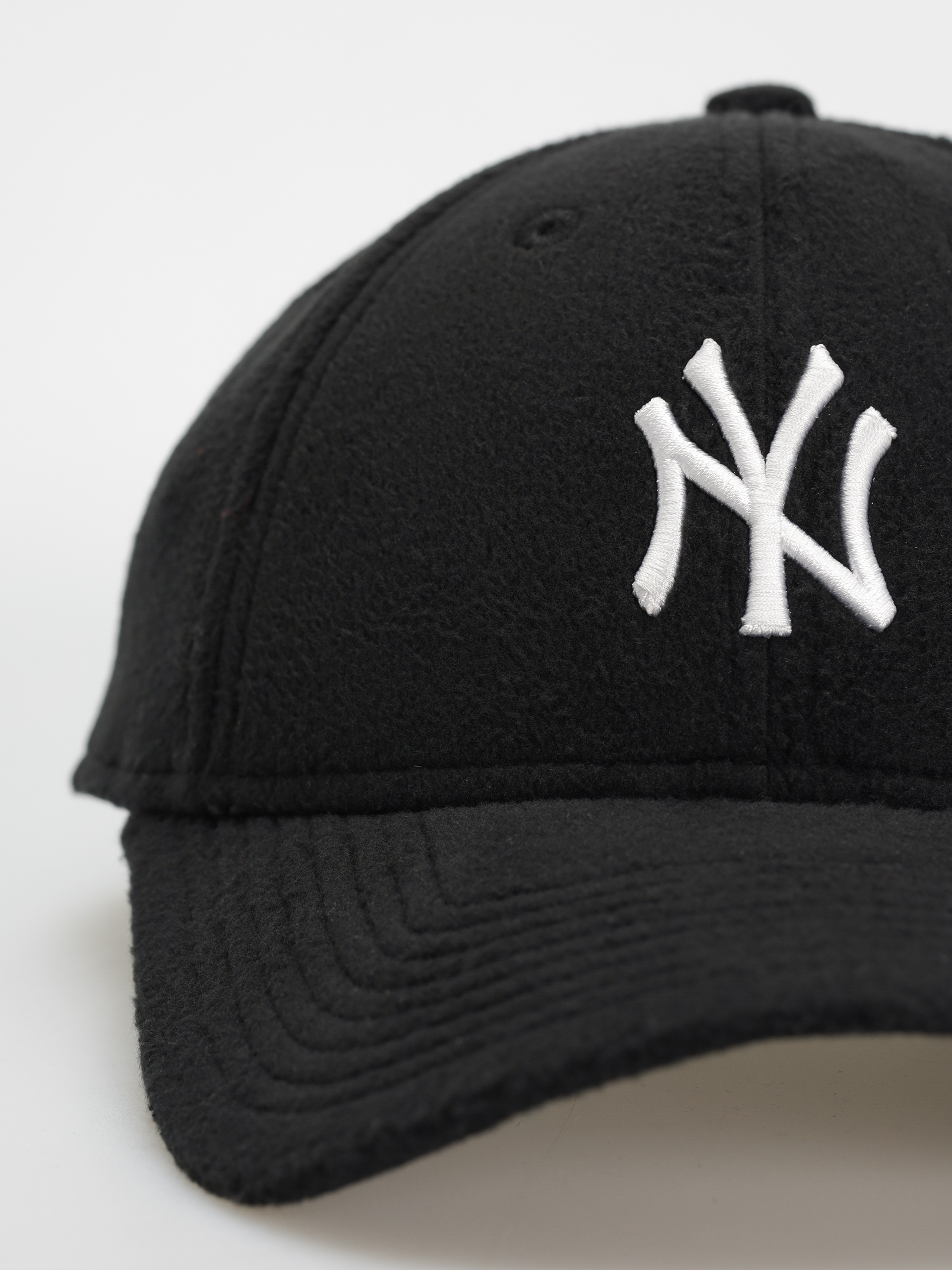 Șapcă New Era Cosy 9Forty New York Yankees Wmn (black/white)