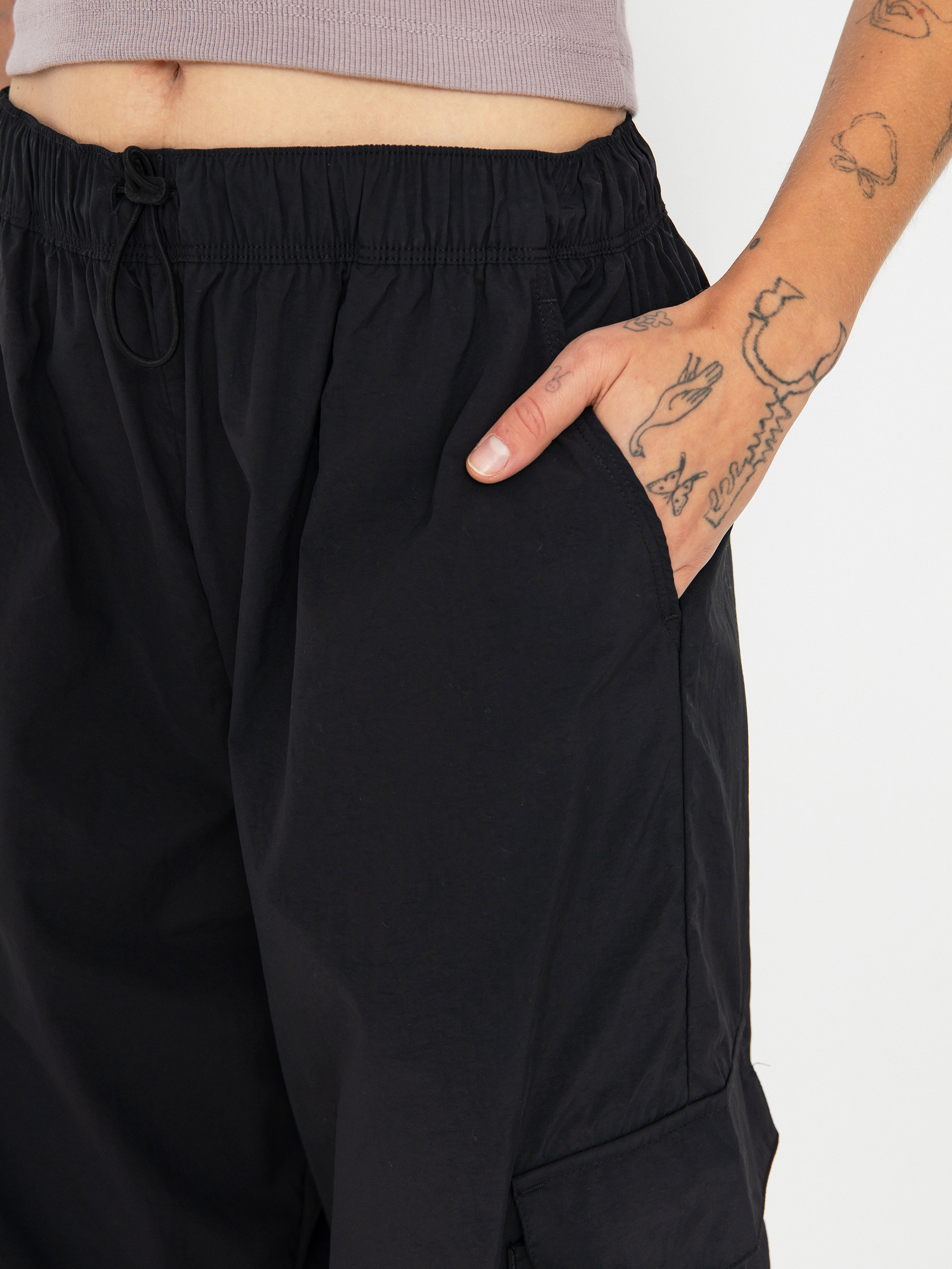 Pantaloni New Balance Nylon Cargo Wmn (black)