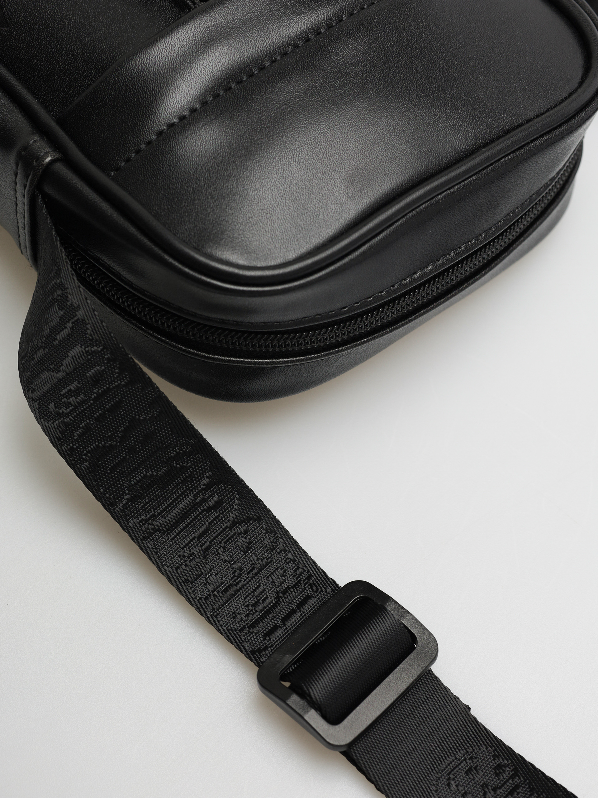 Geantă Wasted Paris United Shoulder Bag (black)