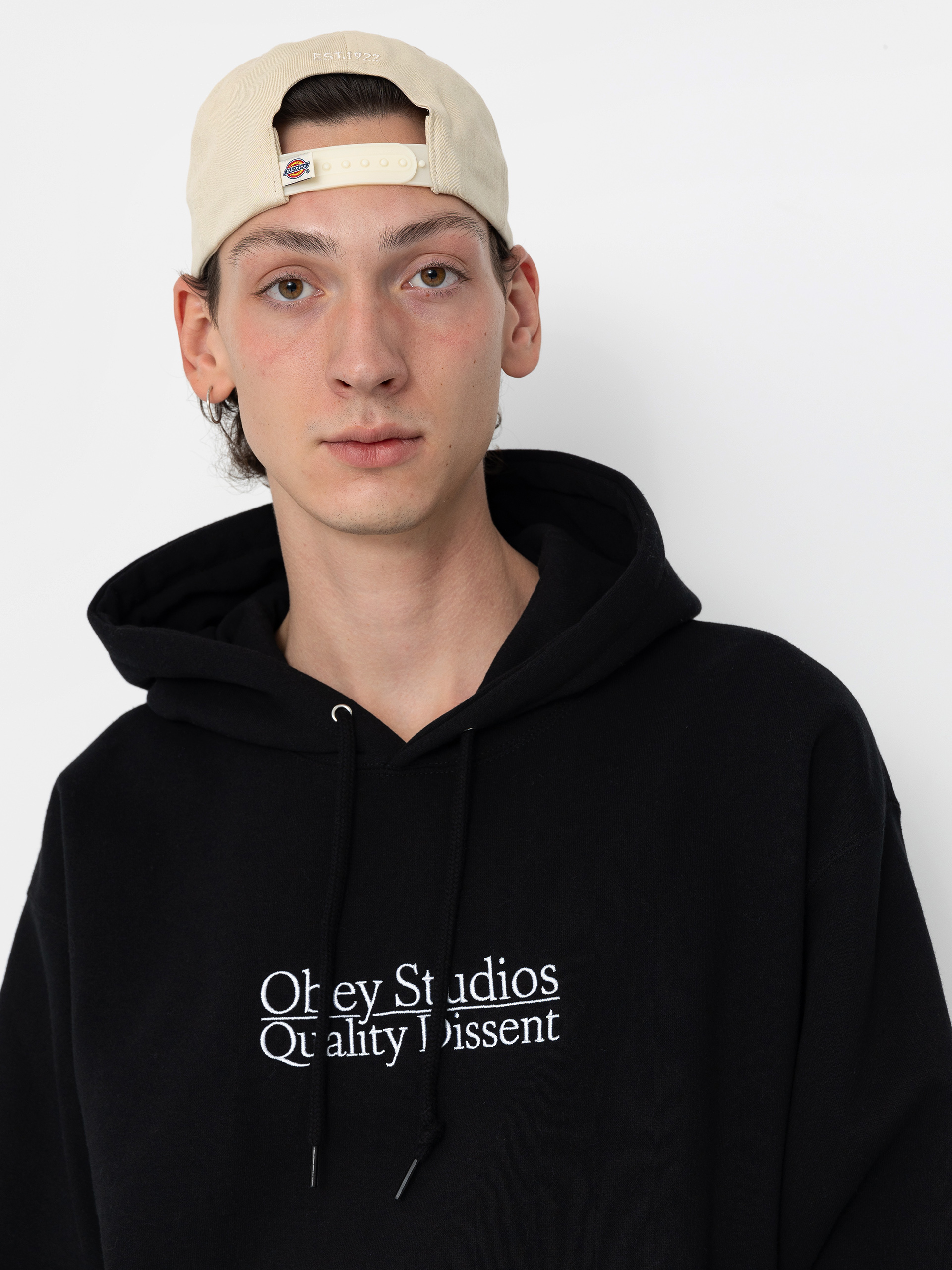 Hanorac cu glugă OBEY Quality Dissent HD (black)