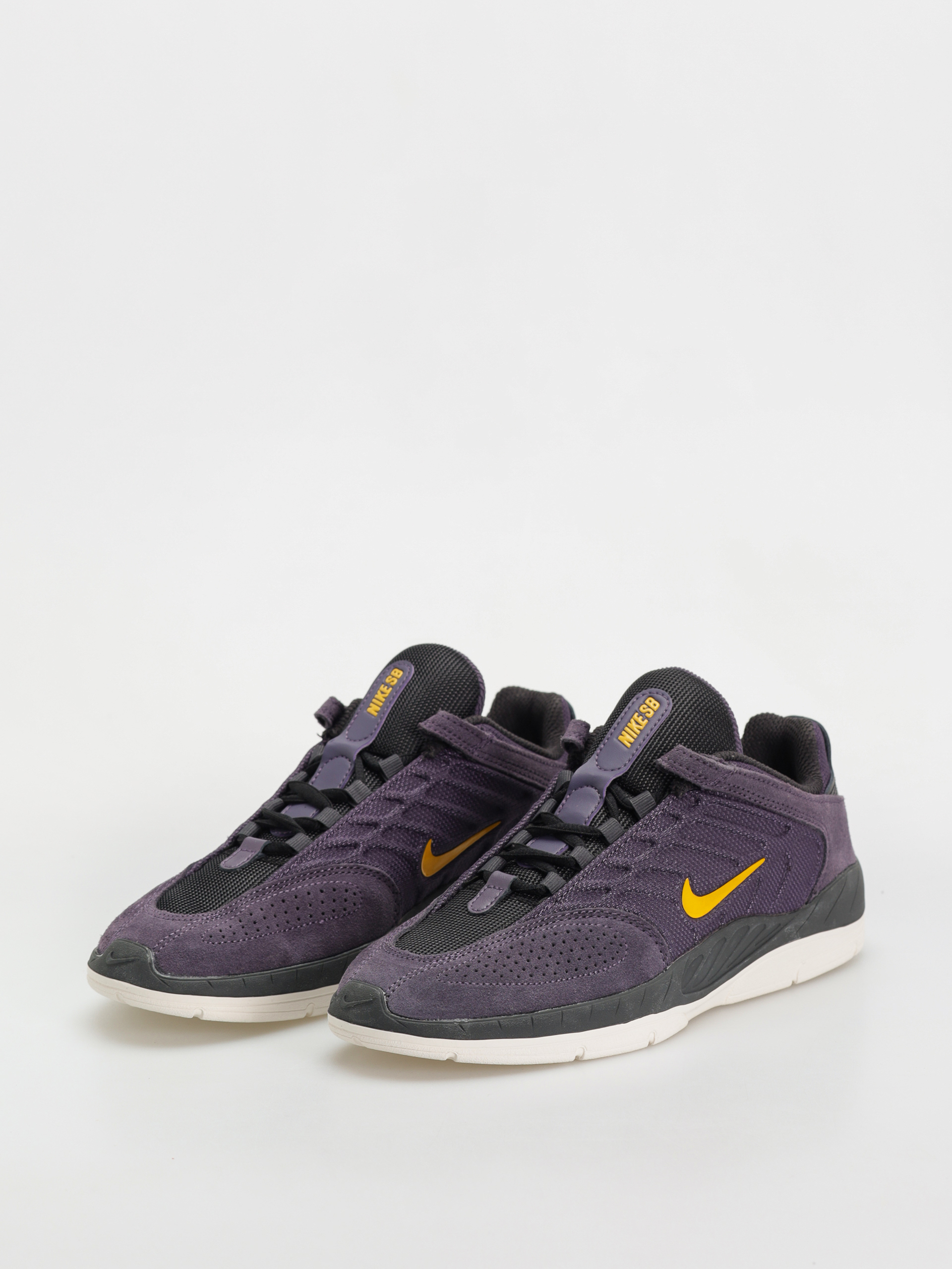Pantofi Nike SB Vertebrae (dark raisin/university gold black)