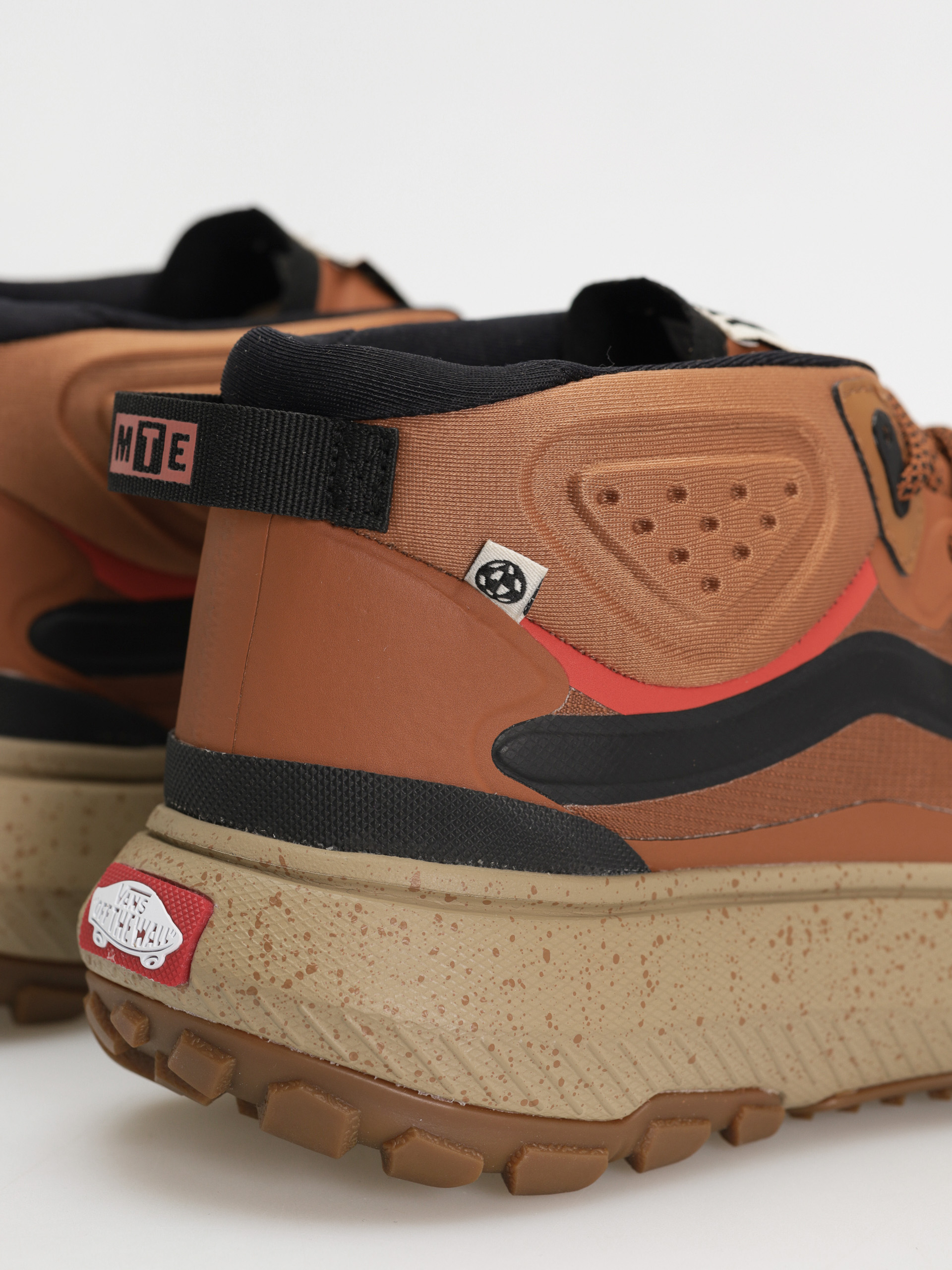 Pantofi Vans Crosspath Mid MTE (glazed ginger)