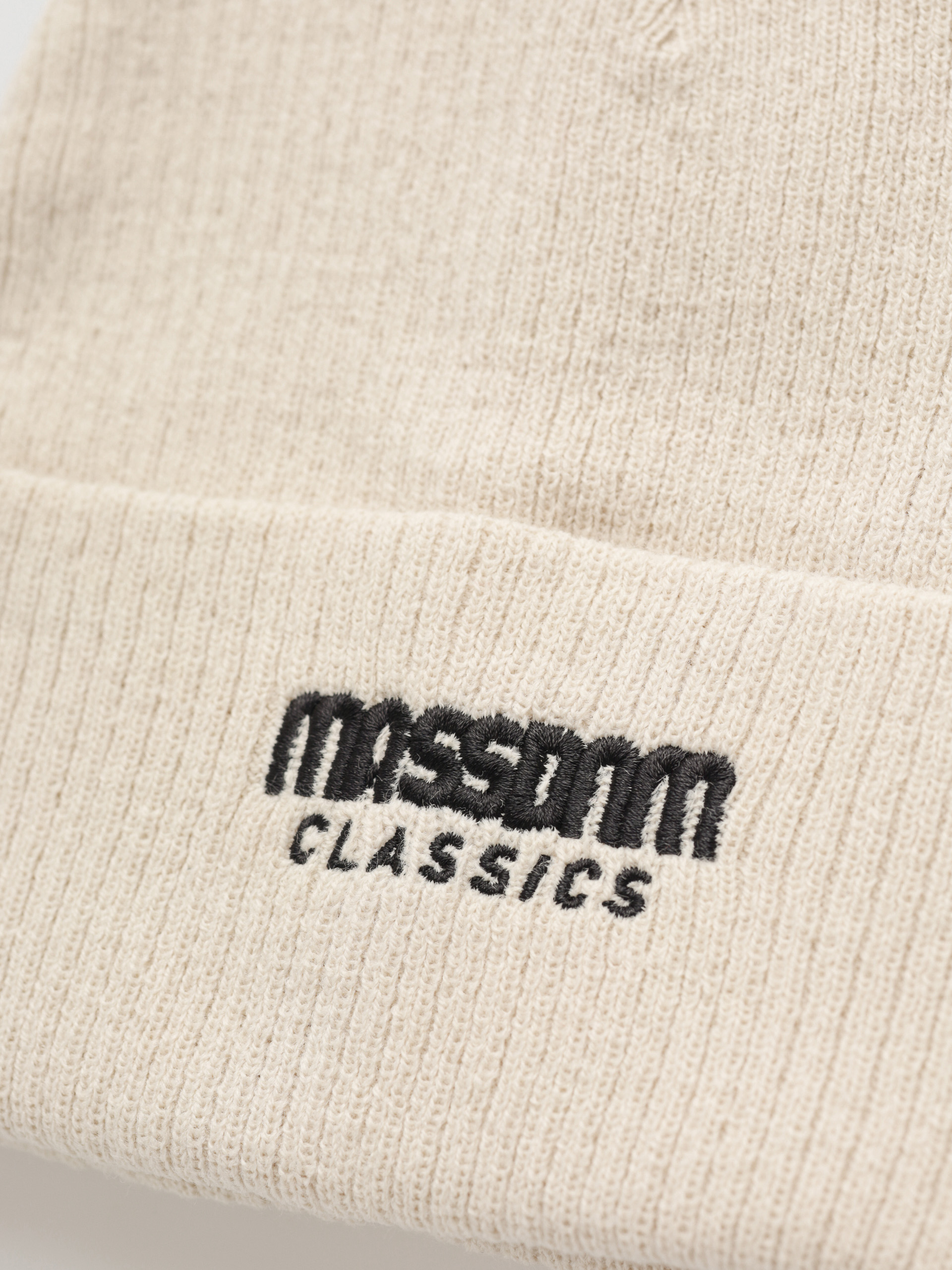 Căciulă MassDnm Classics (off white)