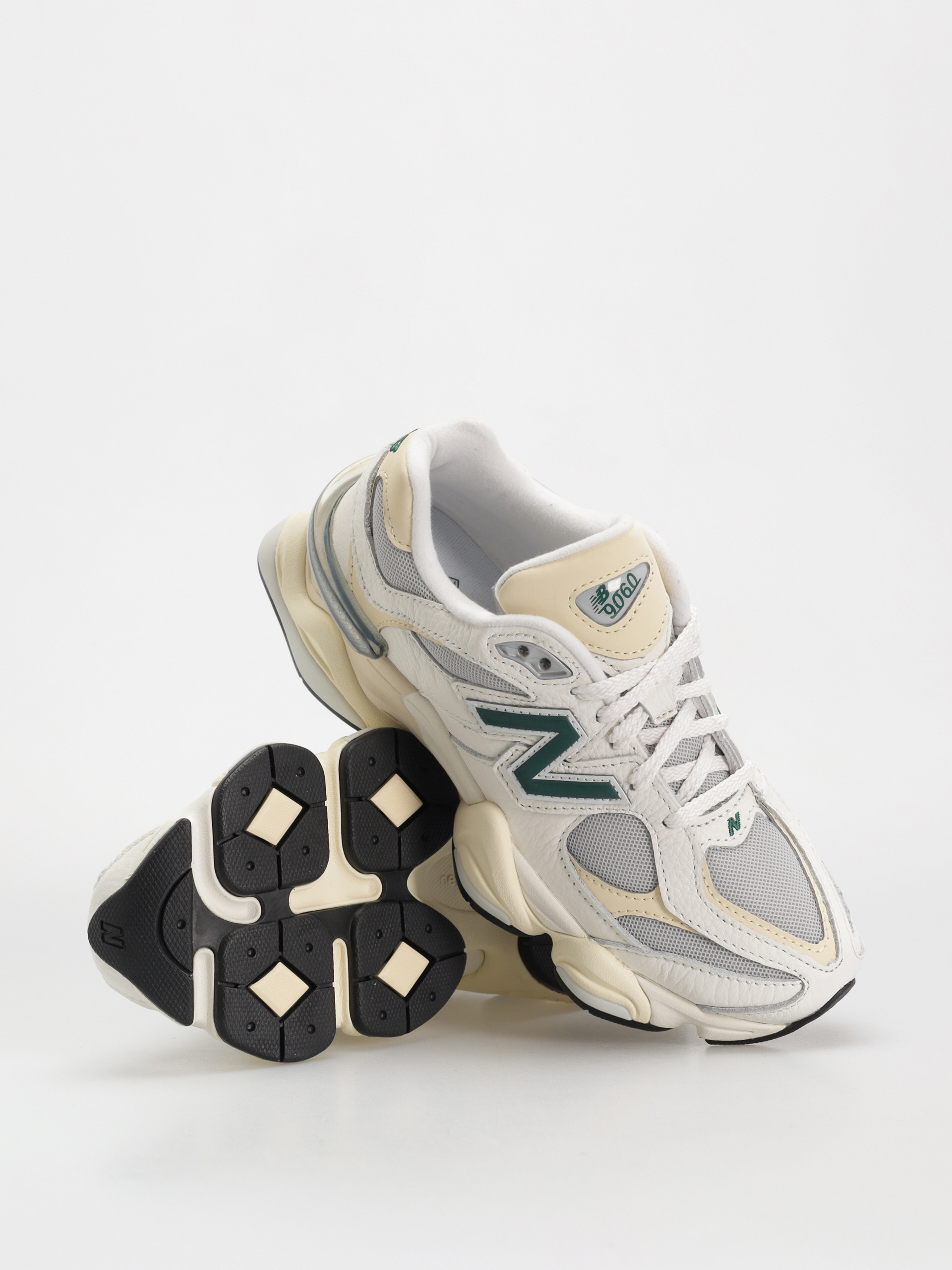 Pantofi New Balance 9060 - alb (sea salt)