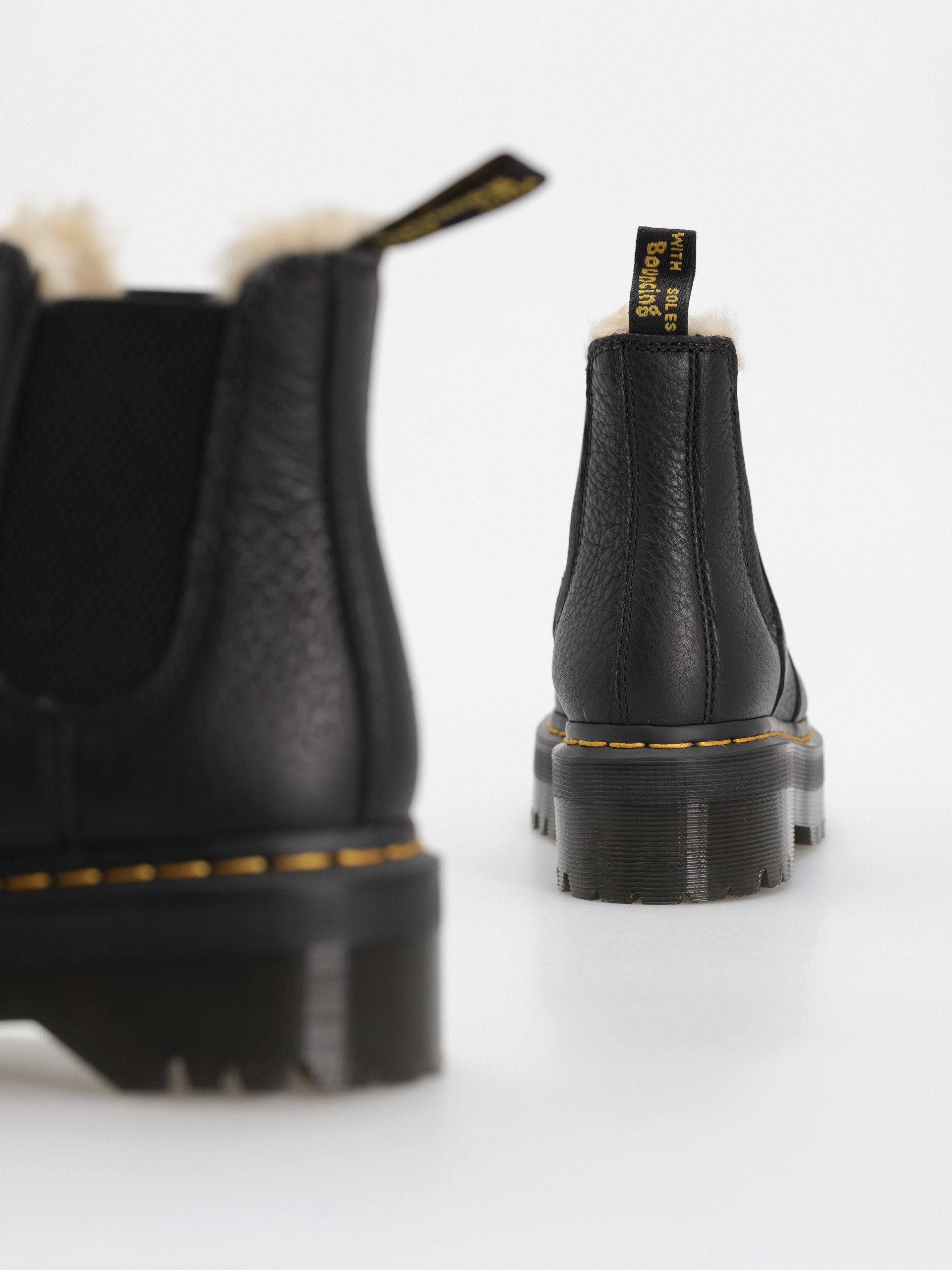 Pantofi Dr. Martens 2976 Quad Fur Lined Wmn (black pisa)