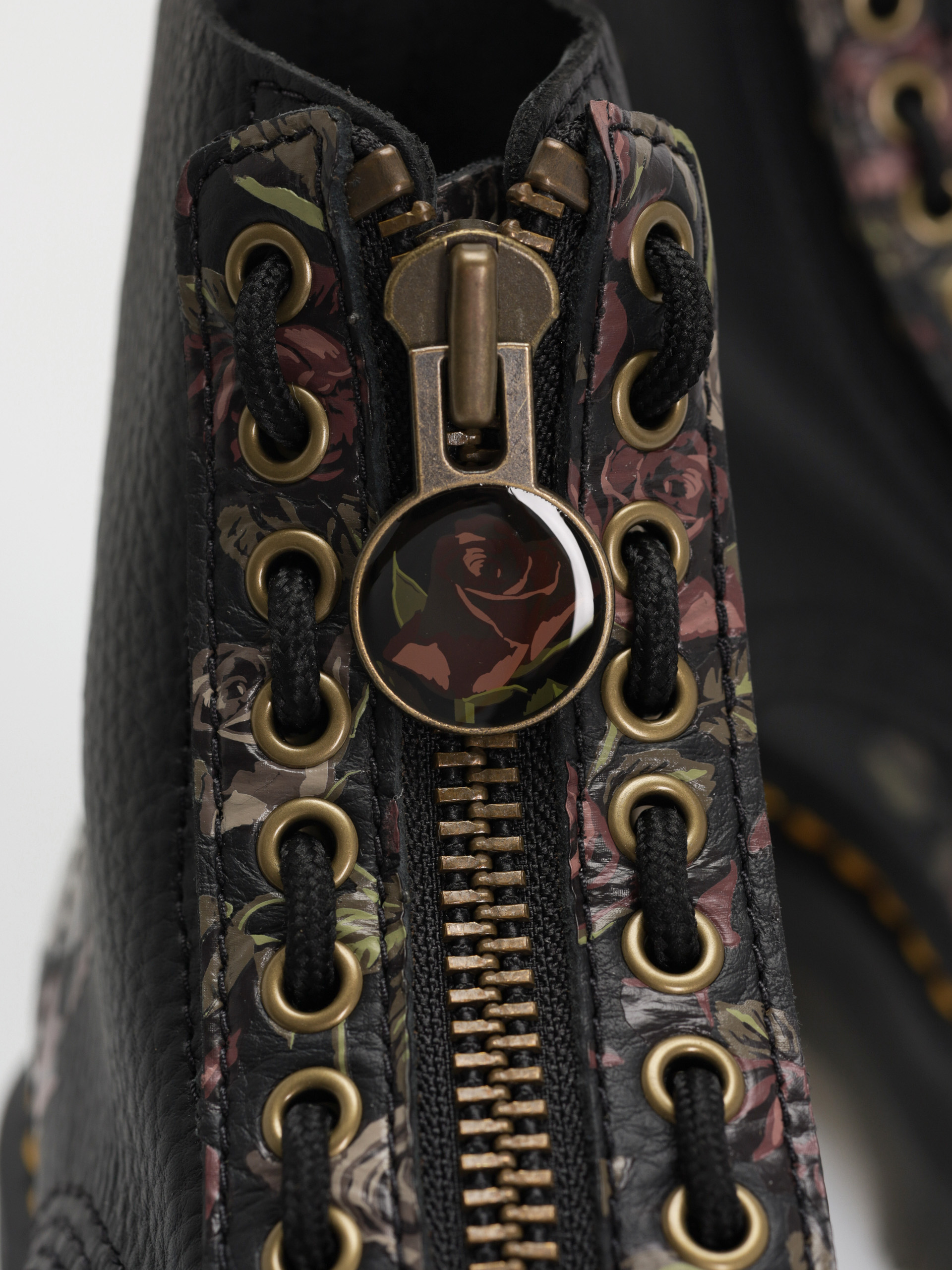 Pantofi Dr. Martens Sinclair Fur Lined Wmn (black buttero)