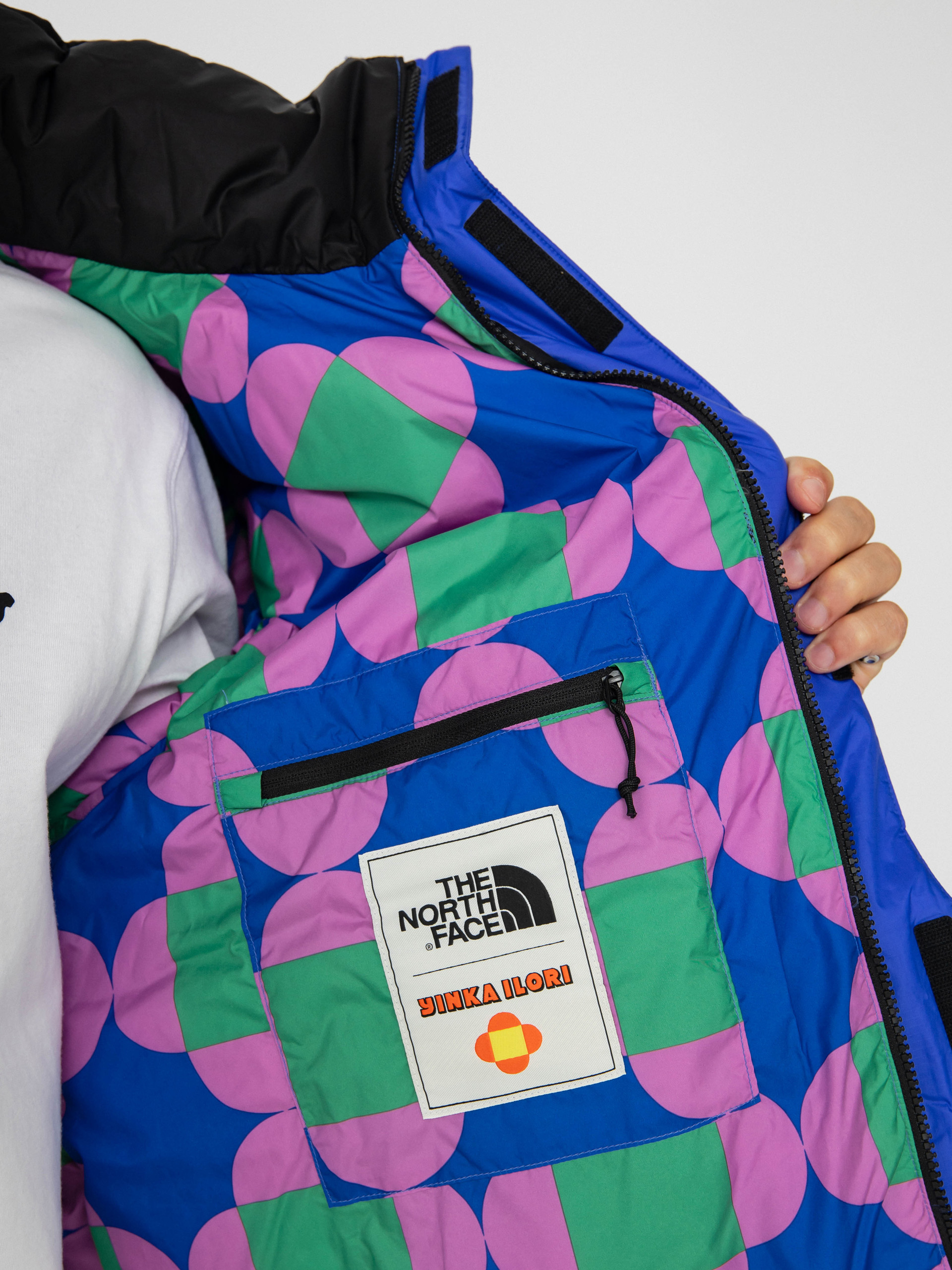 Geacă The North Face X Yinka Ilori Down Puffer (tnf black/solar blue)