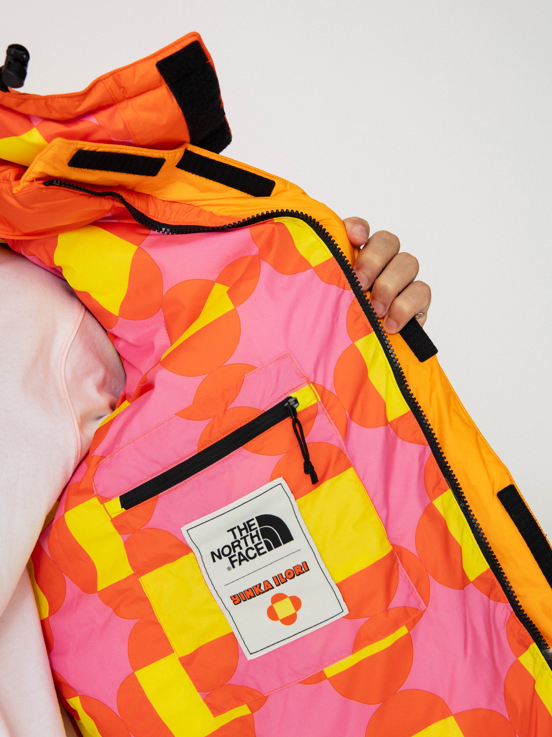 Geacă The North Face X Yinka Ilori Down Puffer (red orange/apricot glaz)