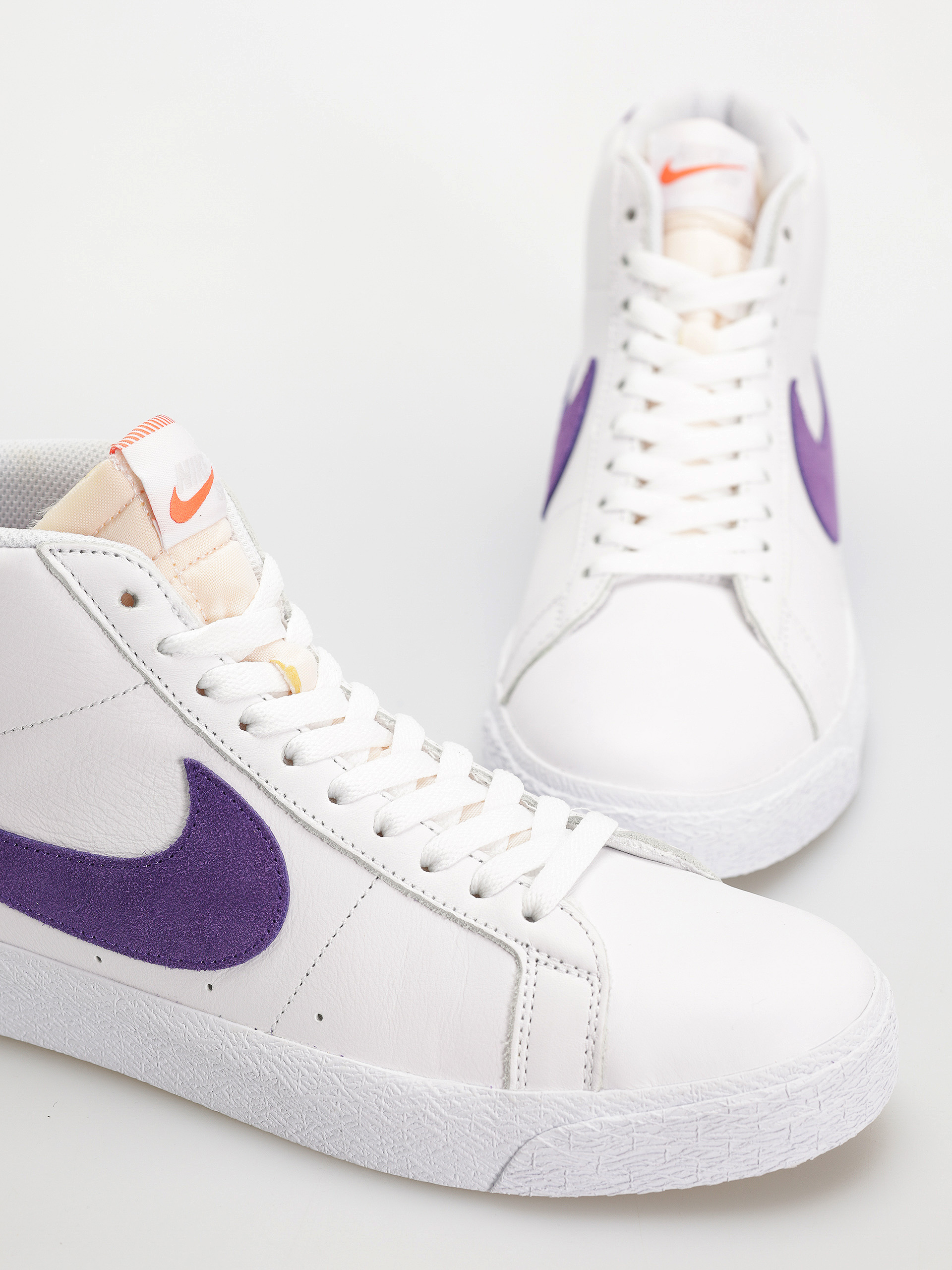 Pantofi Nike SB Zoom Blazer Mid (white/court purple white gum light brown)