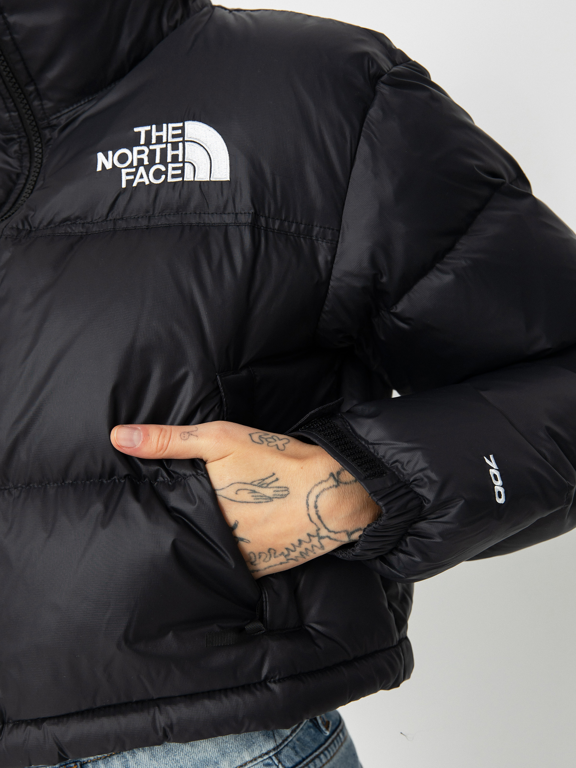 Geacă The North Face Nuptse Short Wmn - negru (tnf black/tnf black) Geacă The North Face Nuptse Short Wmn - negru (tnf black/tnf black)