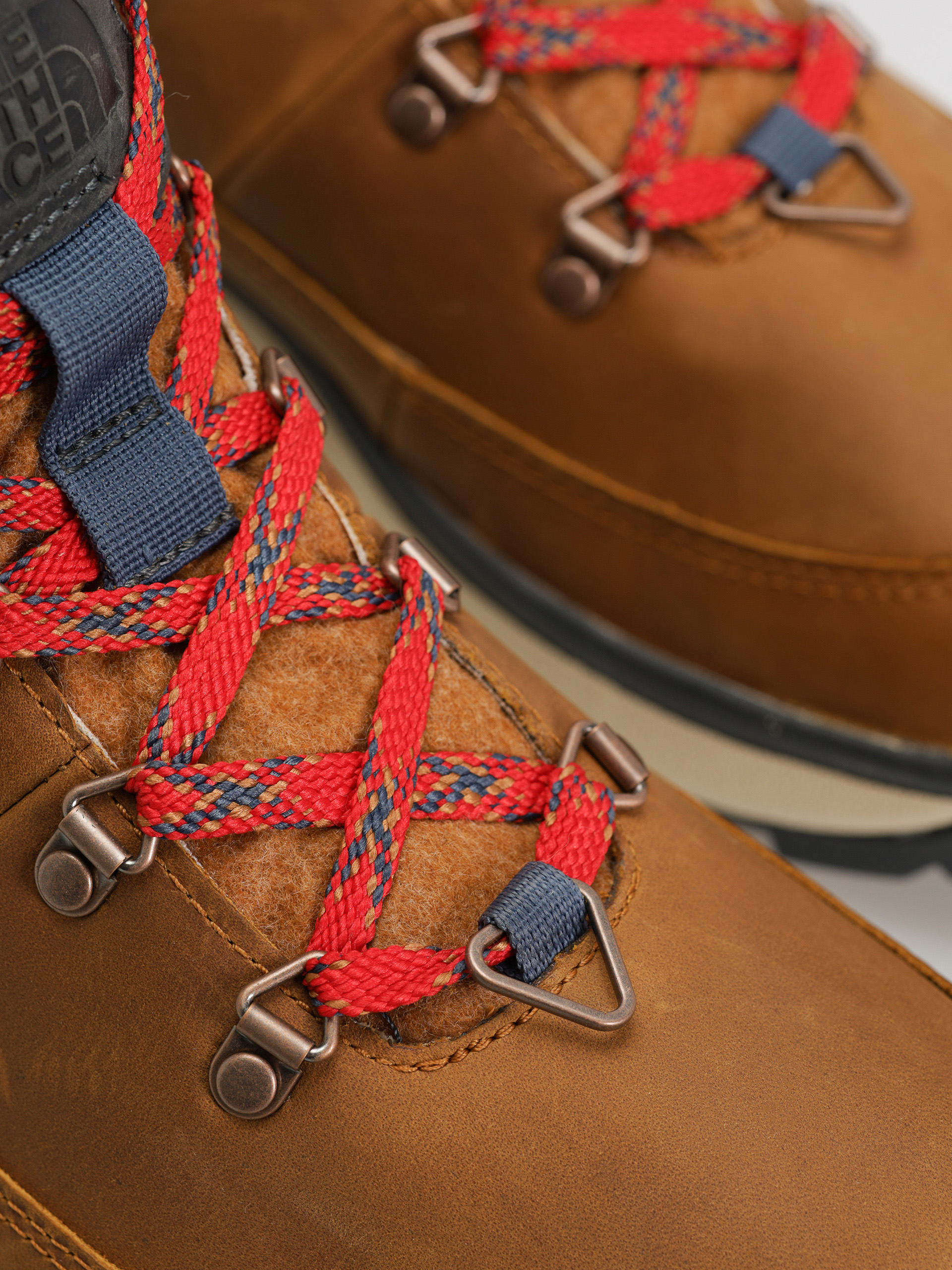 Pantofi The North Face Bergen Leather Wp (timber tan/tnf red)