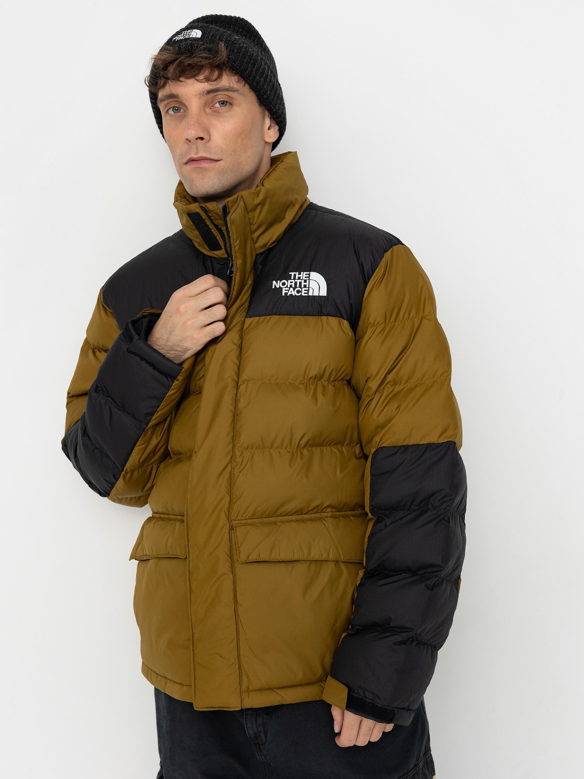 The North Face, Jacheta rezistenta la vant cu captuseala din blana  shearling sintetica Quest, Alb/Negru