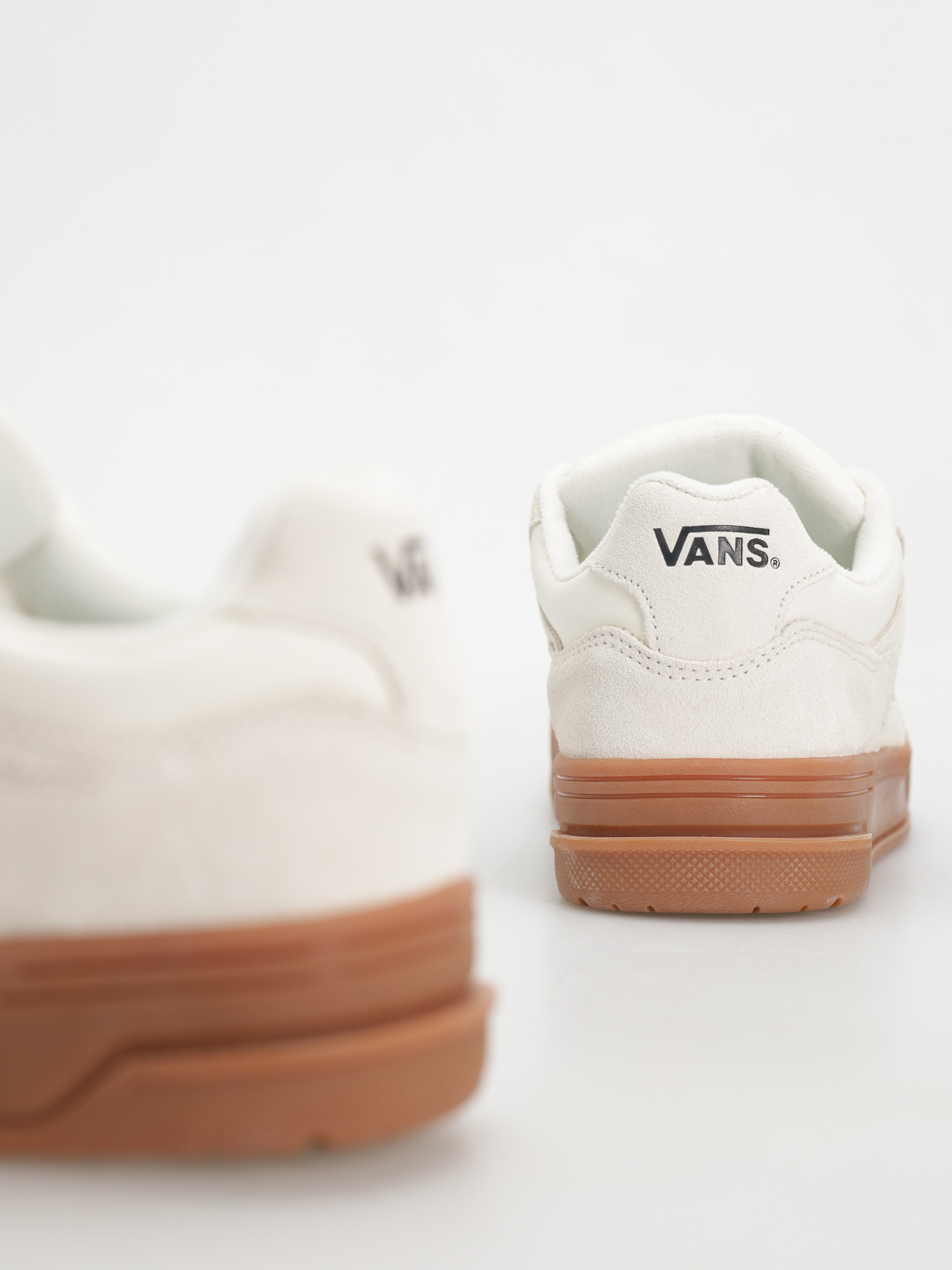 Pantofi Vans Upland (suede marshmallow/gum)