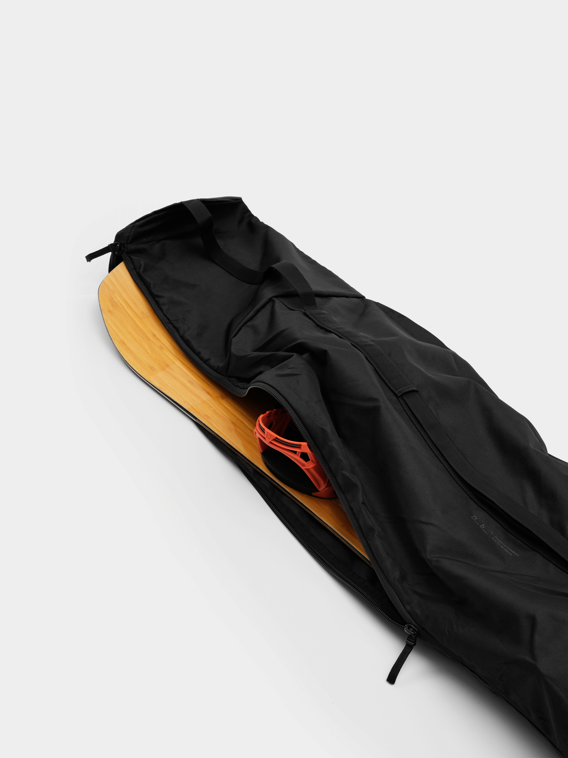 Husă Db Snow Essential Snowboard Bag (black out)