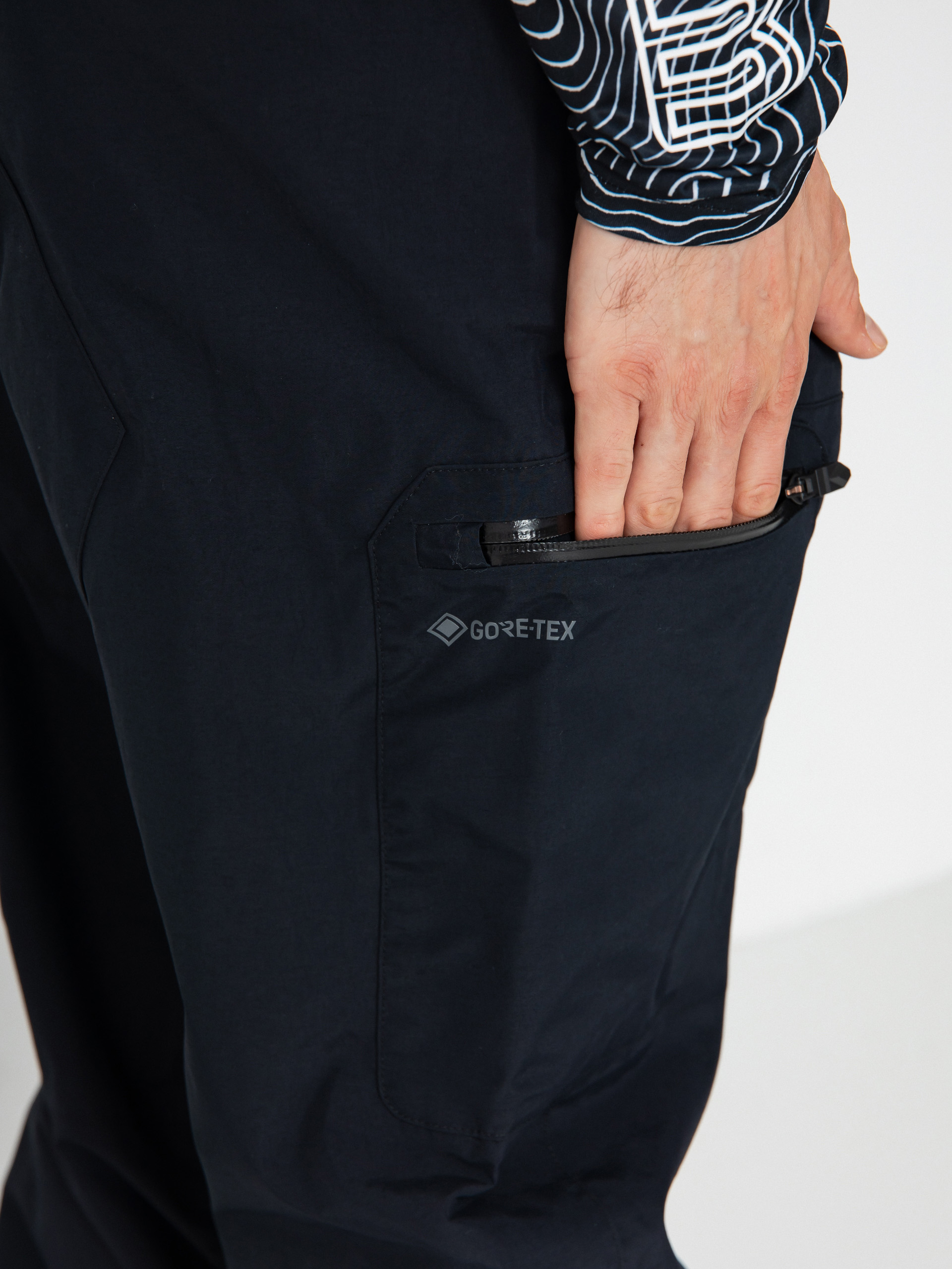 Pentru bărbați Pantaloni pentru snowboard Volcom L Gore Tex (black)