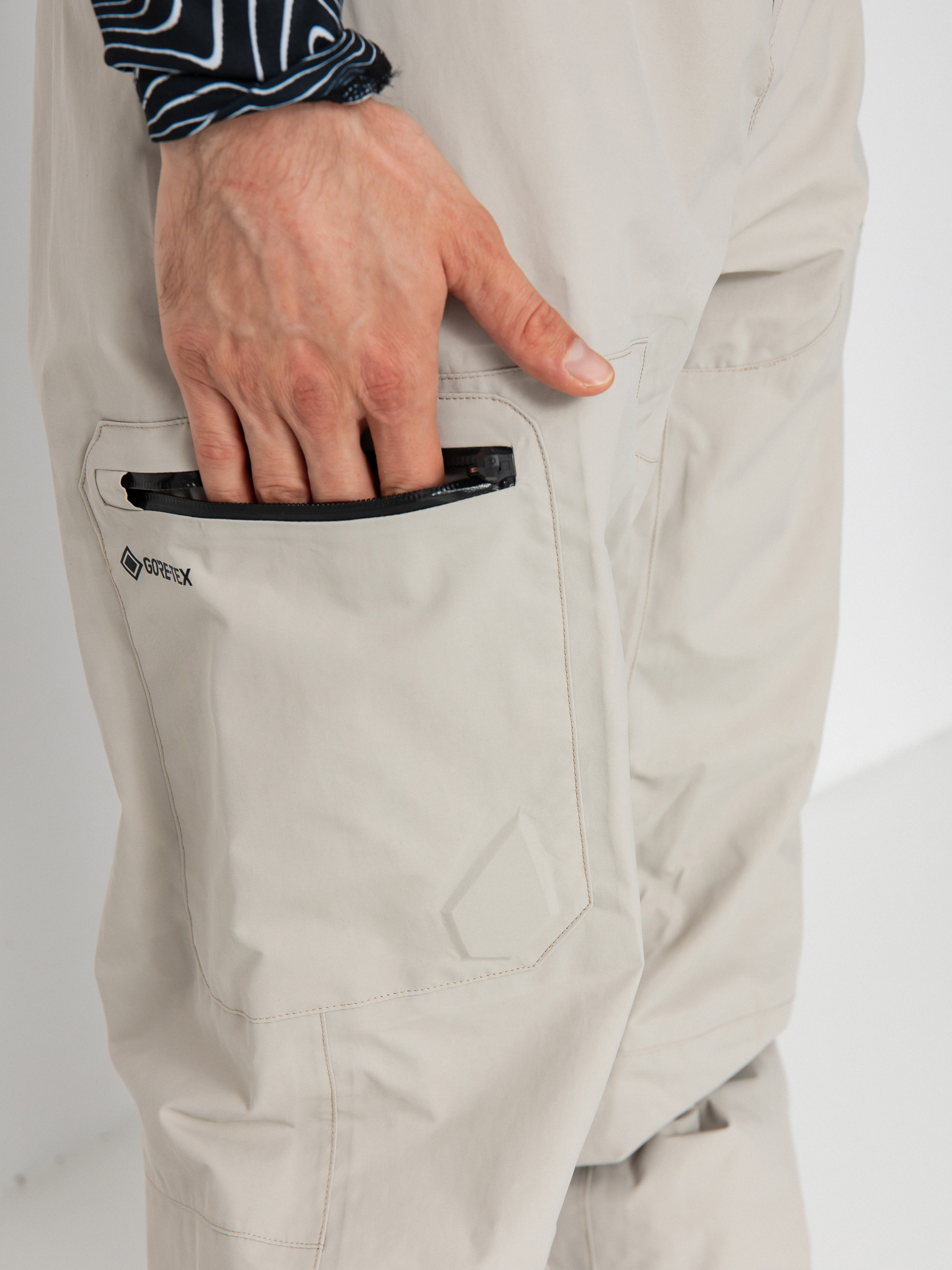 Pentru bărbați Pantaloni pentru snowboard Volcom L Gore Tex (stone)