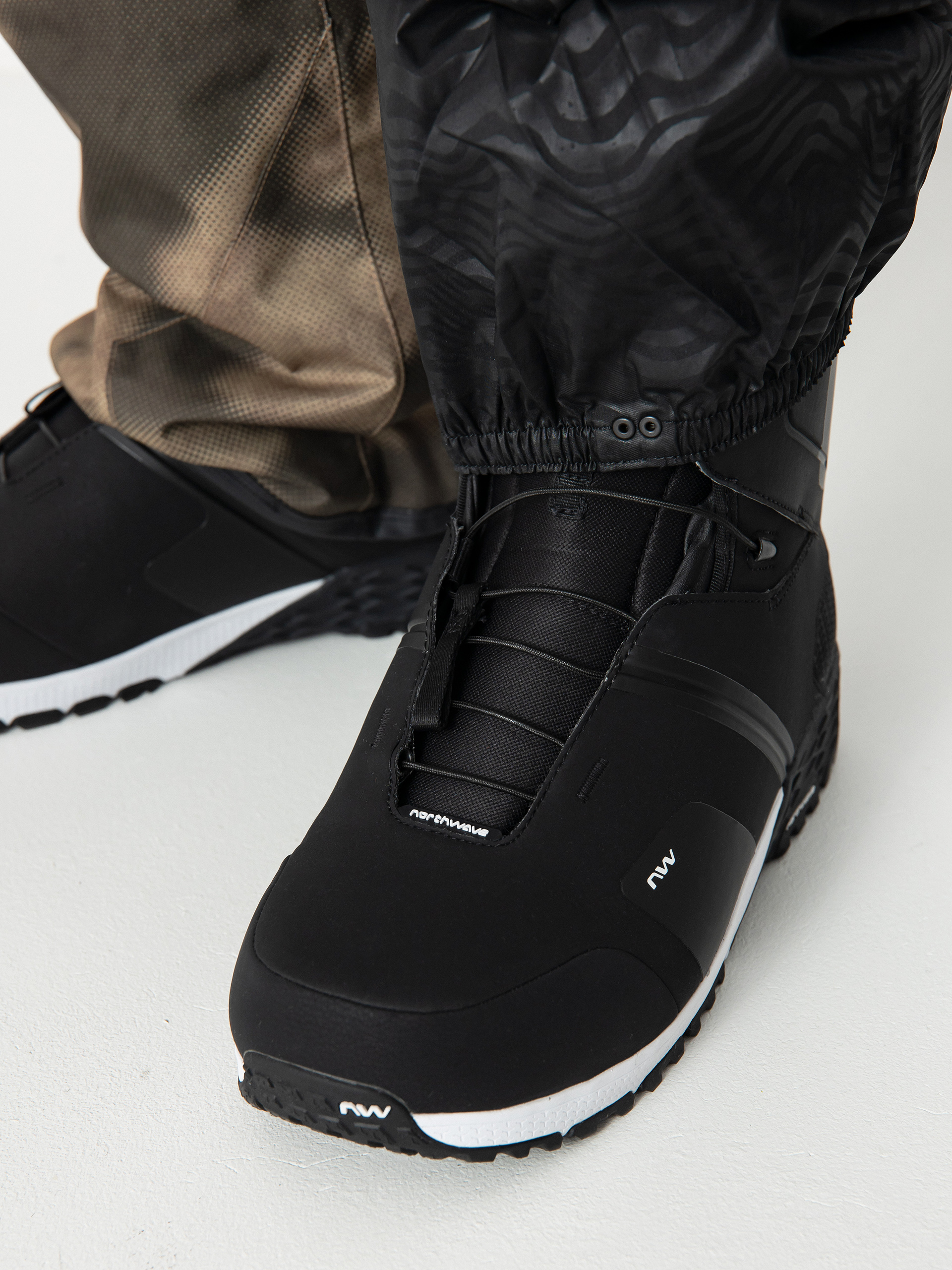 Pentru bărbați Pantaloni pentru snowboard Volcom Roan Bib Overall (camouflage)