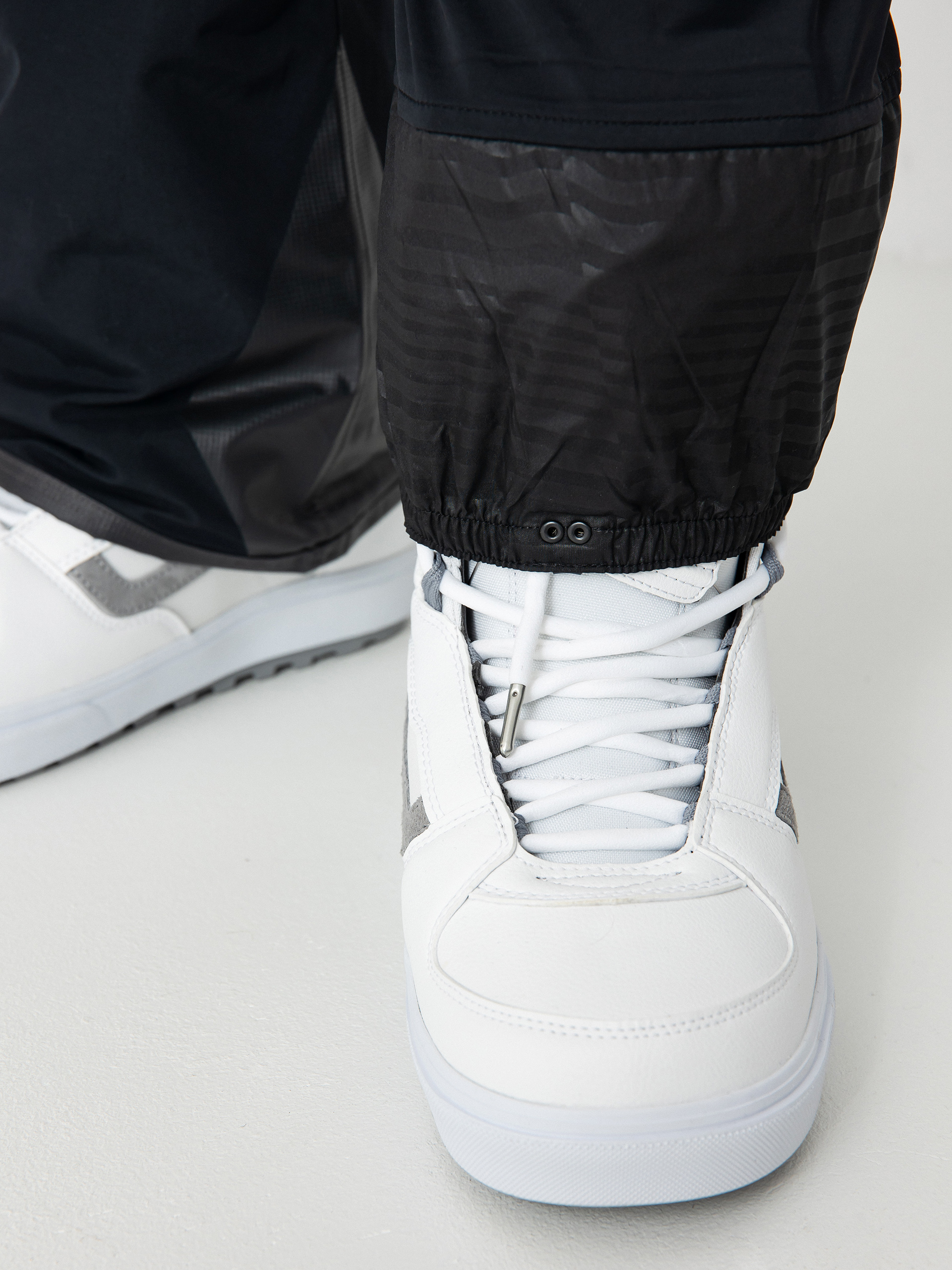 Pentru bărbați Pantaloni pentru snowboard Volcom Rain Gore Tex Bib Overall (black)