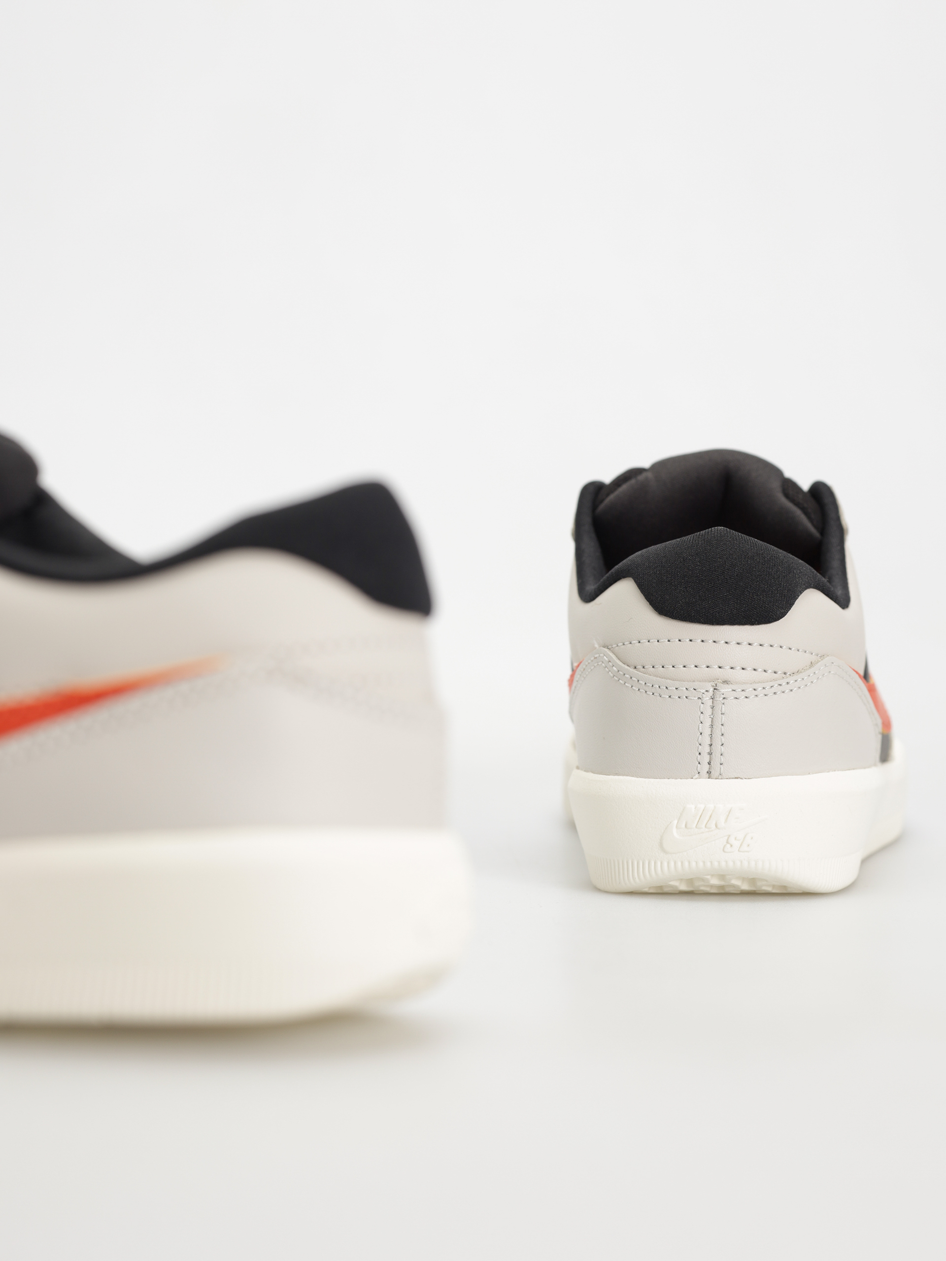 Pantofi Nike SB Force 58 Premium (light bone/cosmic clay black)