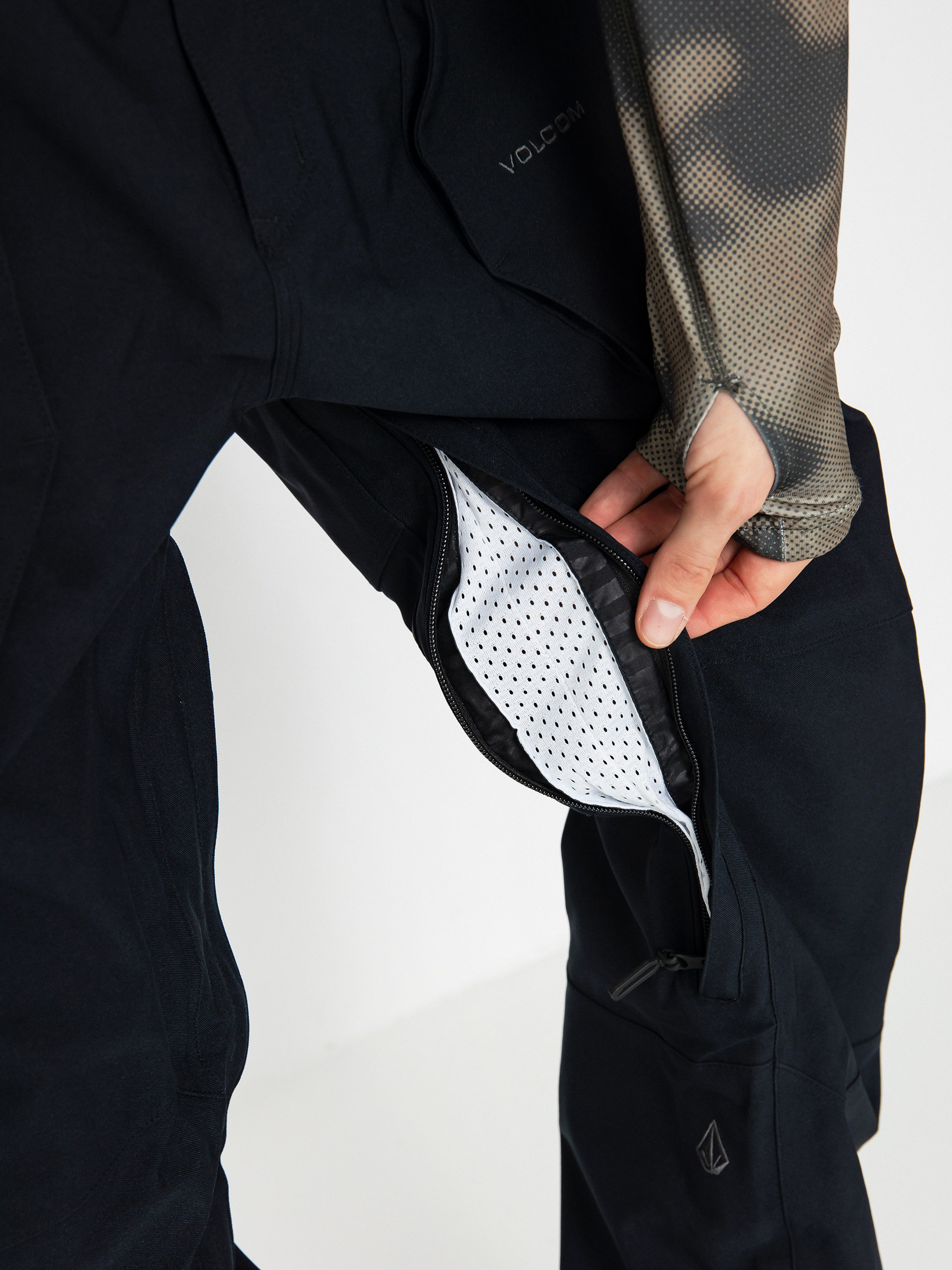 Pentru bărbați Pantaloni pentru snowboard Volcom Roan Bib Overall (black)