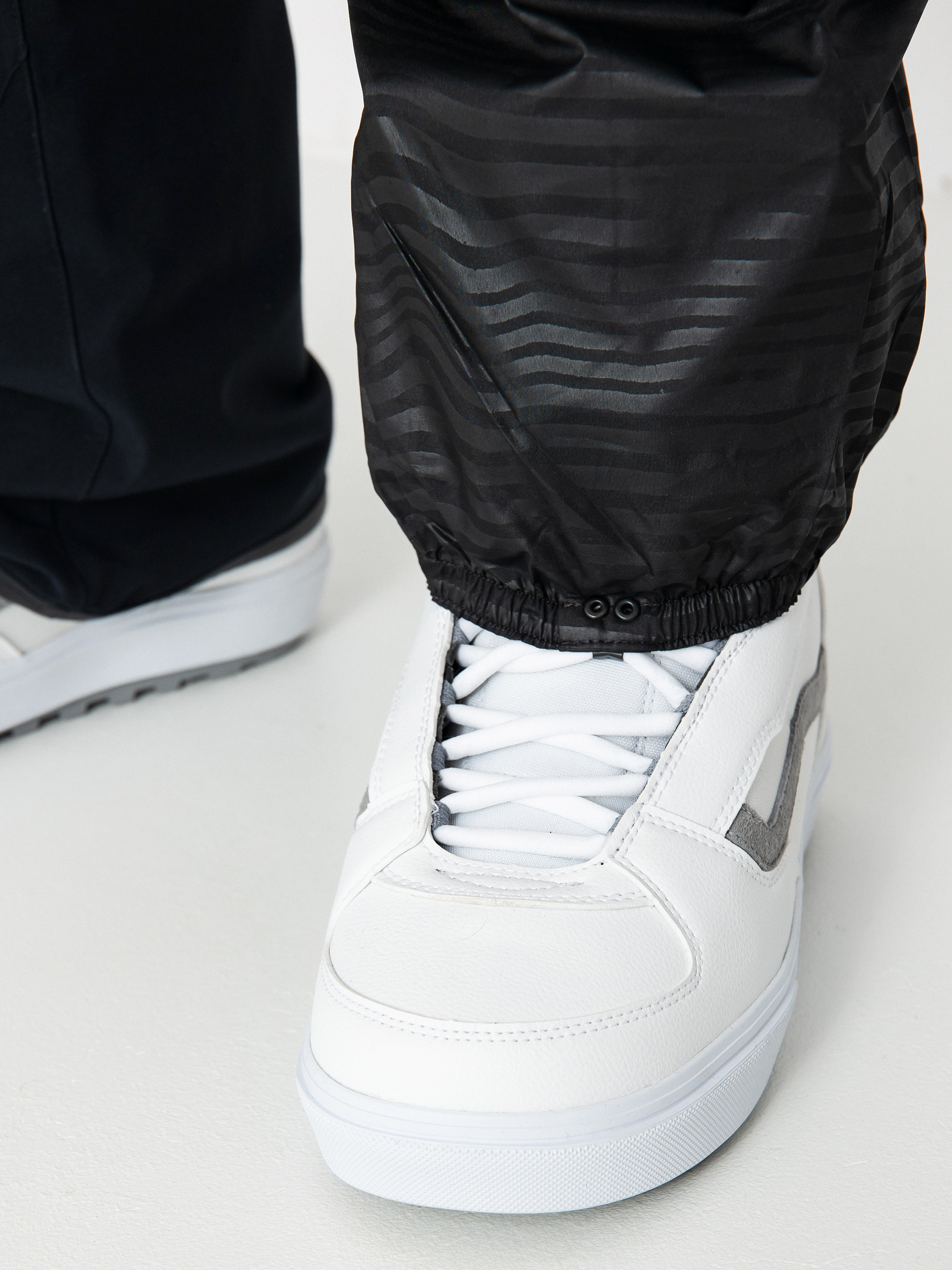 Pentru bărbați Pantaloni pentru snowboard Volcom Roan Bib Overall (black)