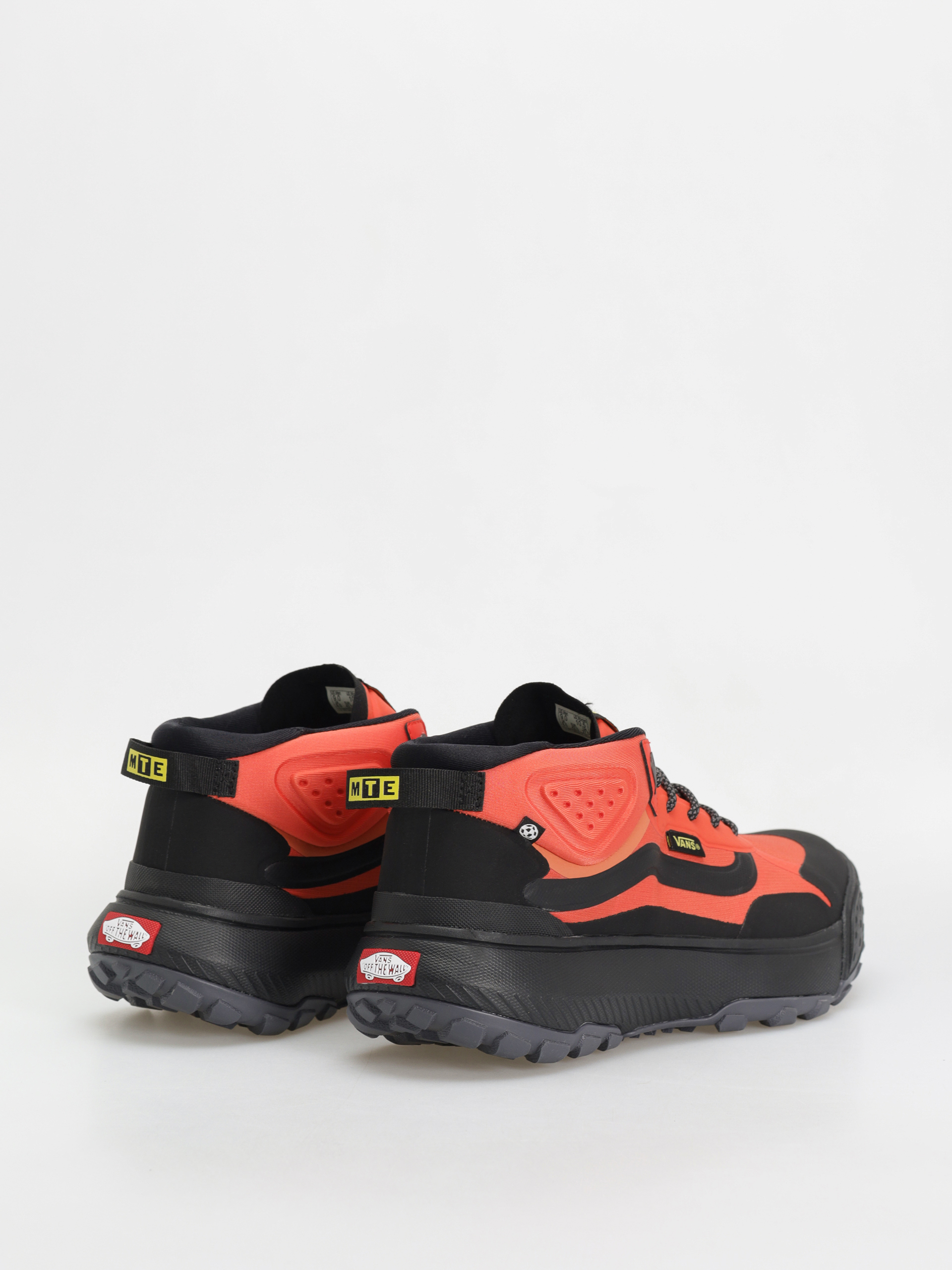 Pantofi Vans Crosspath Mid MTE (orange/black)