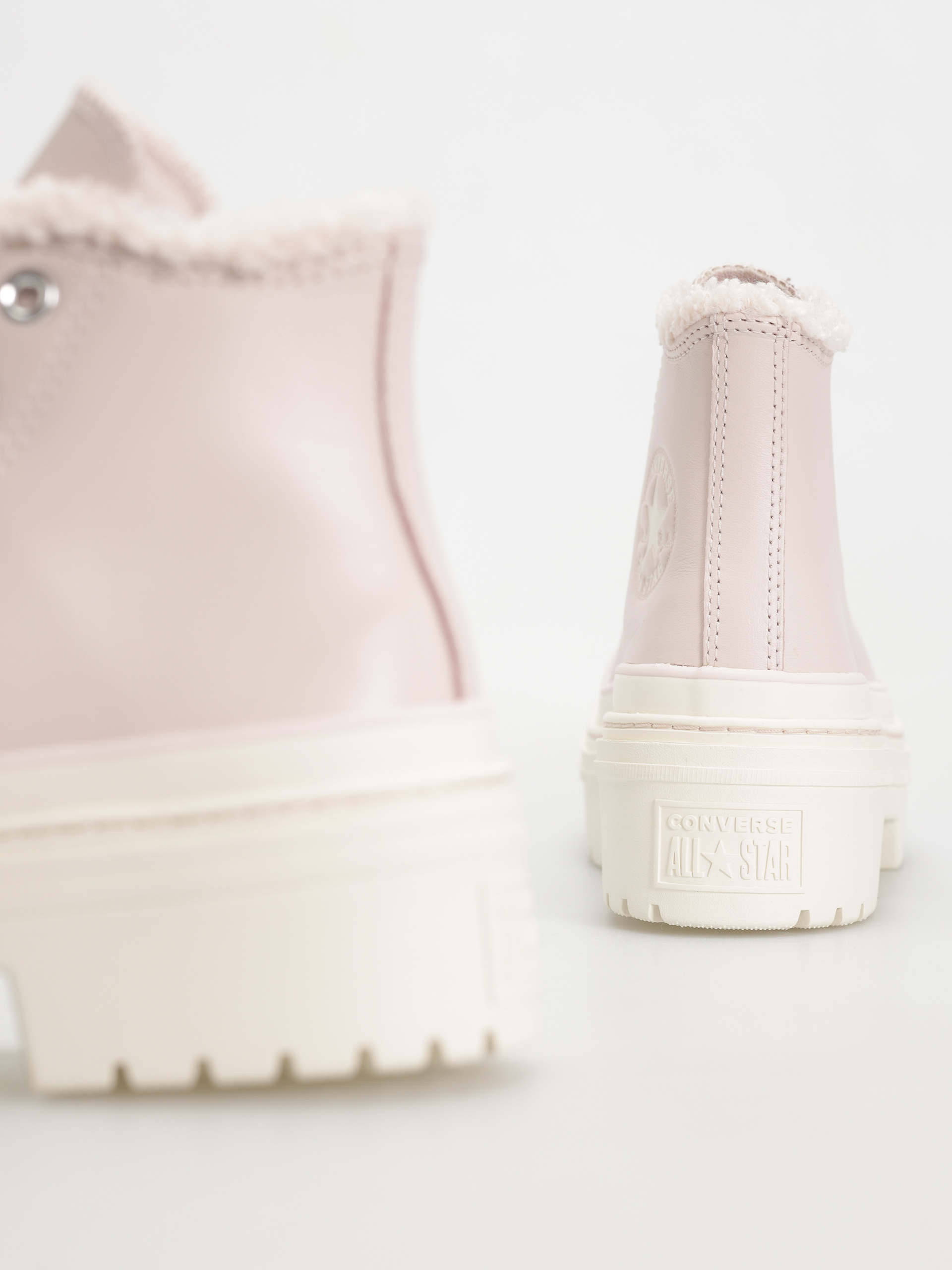 Pantofi Converse Chuck Taylor All Star Lugged Heel Sherpa Wmn (blush hush/egret/egret)