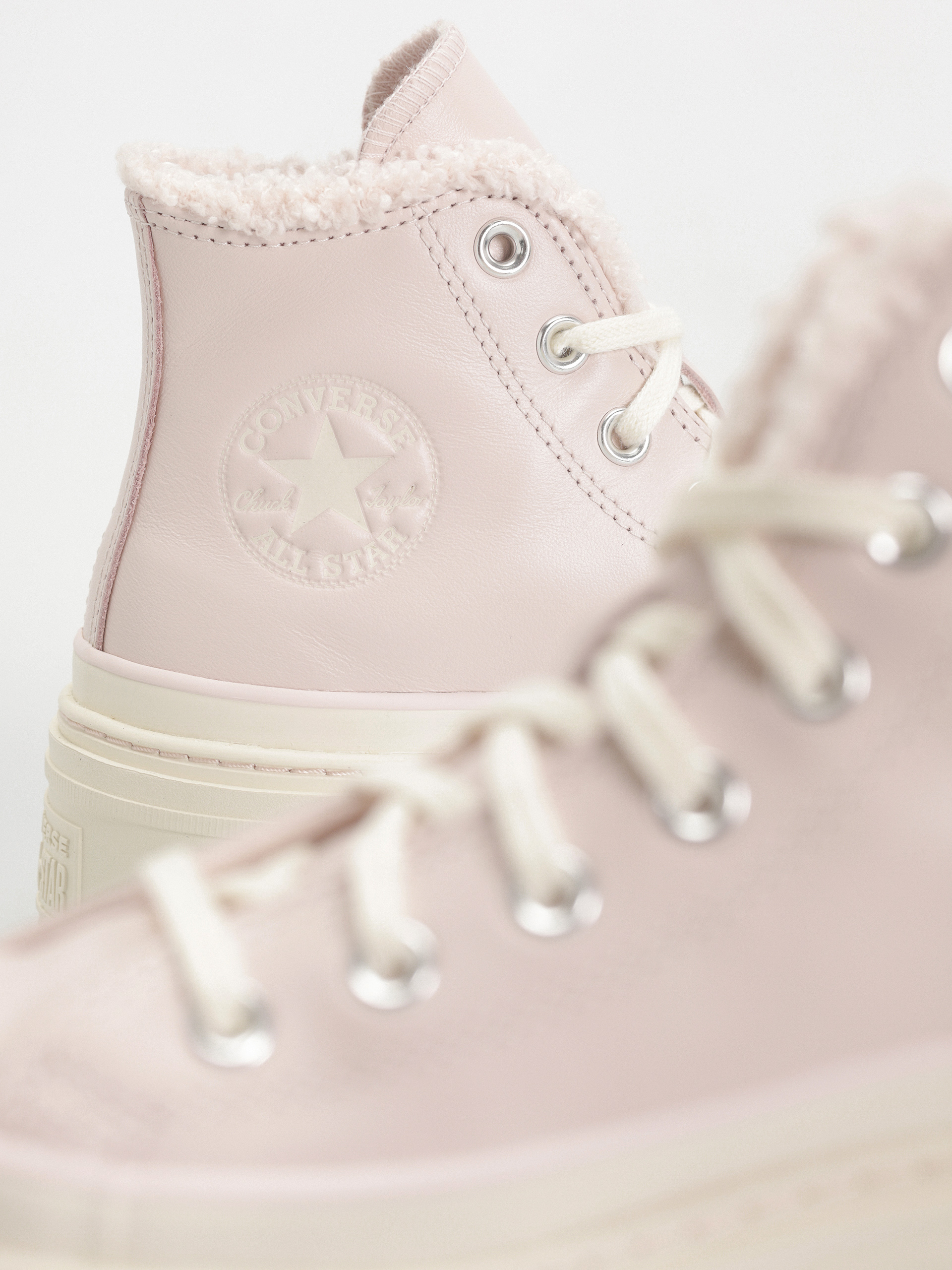 Pantofi Converse Chuck Taylor All Star Lugged Heel Sherpa Wmn (blush hush/egret/egret)