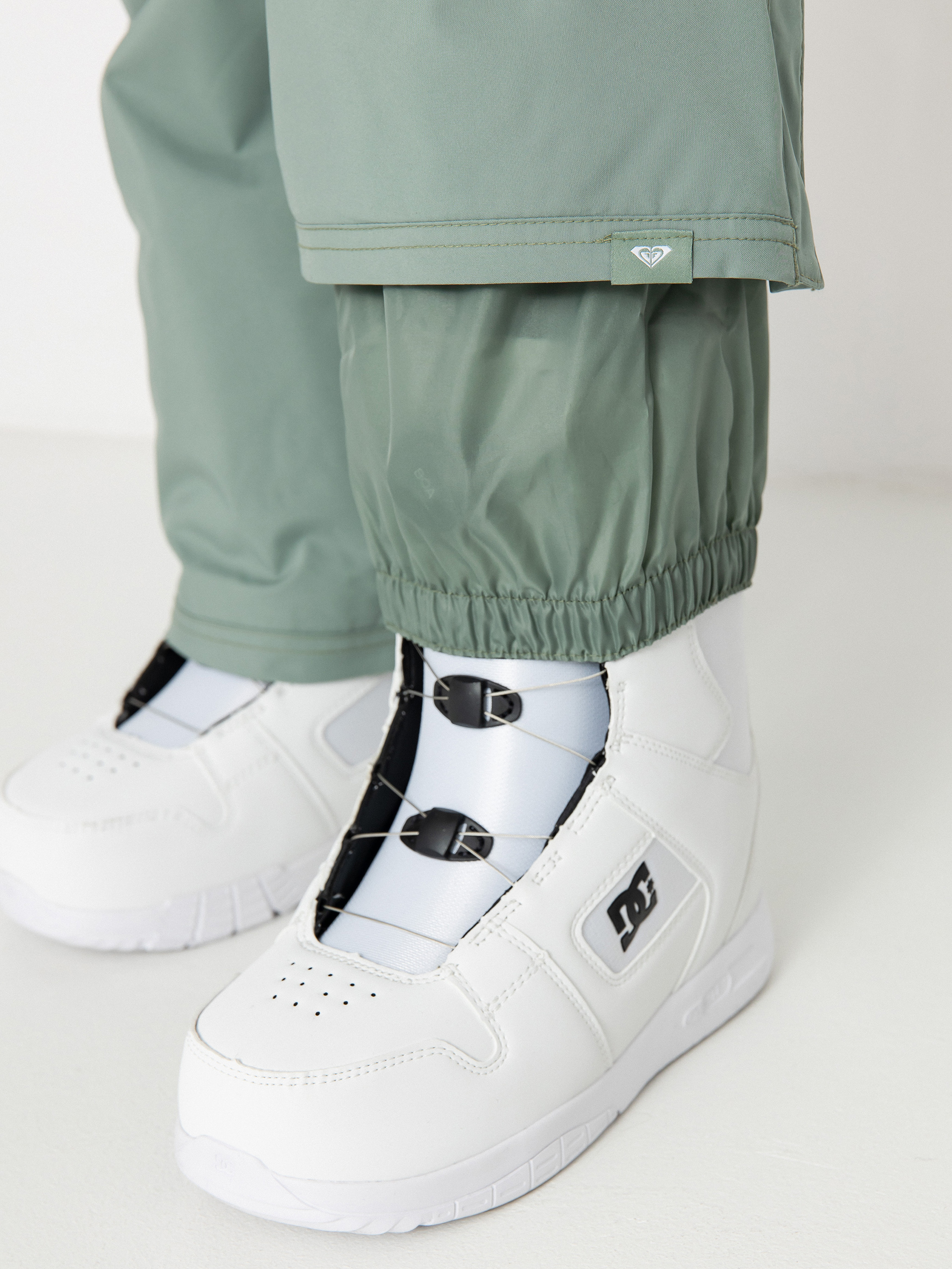 Pentru femei Pantaloni pentru snowboard Roxy Backyard (lily pad)