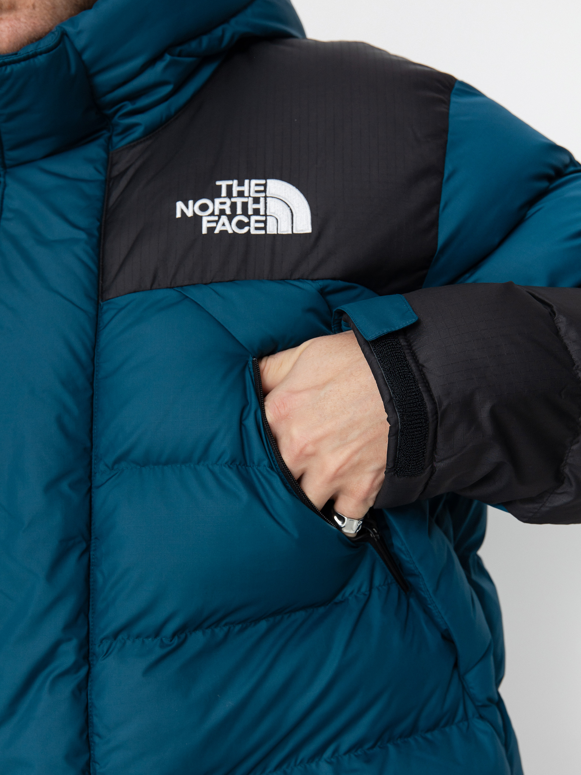 Geacă The North Face Limbara Insulated Parka - albastru (midnight