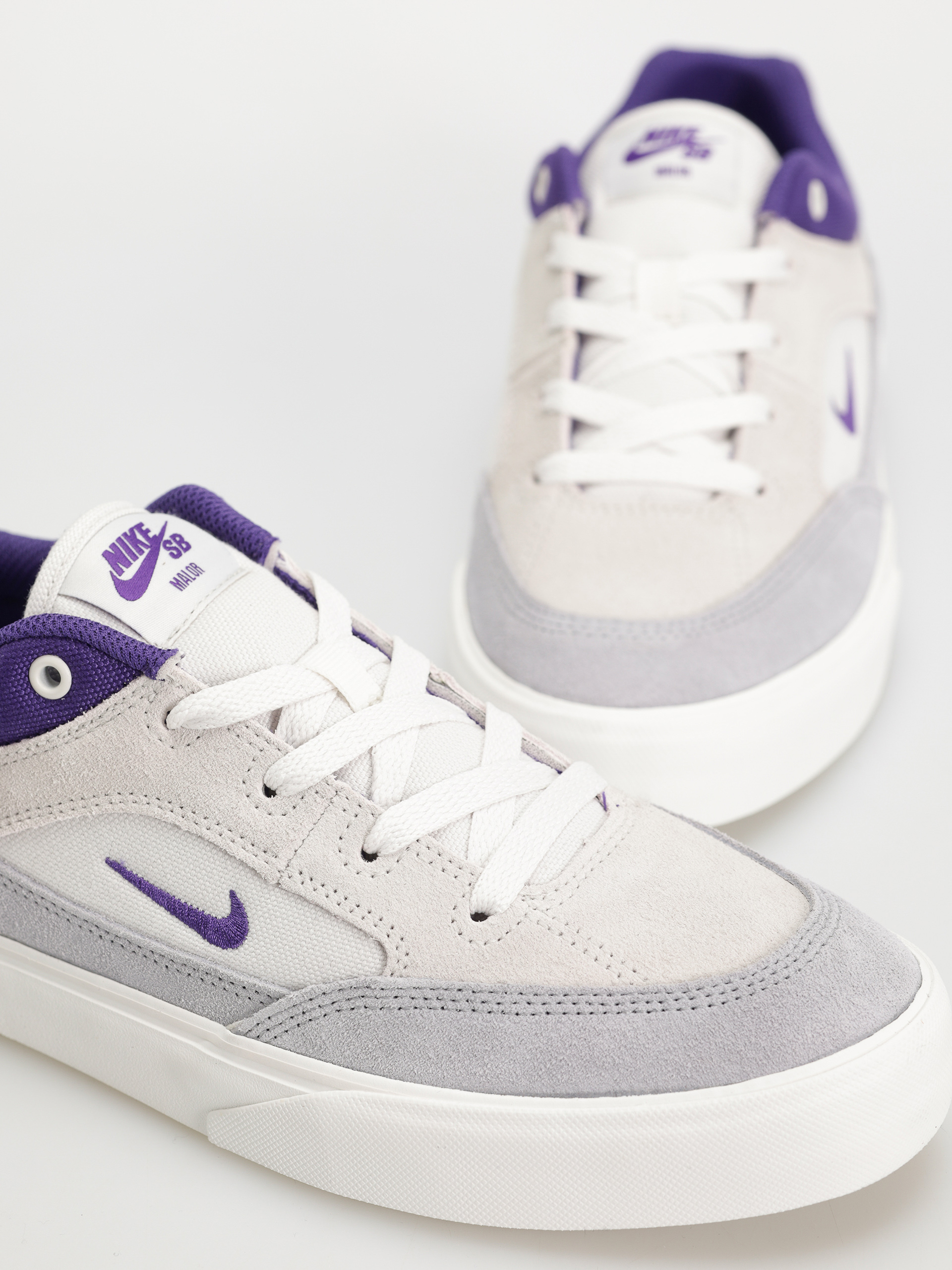 Pantofi Nike SB Malor (platinum tint/court purple wolf grey)