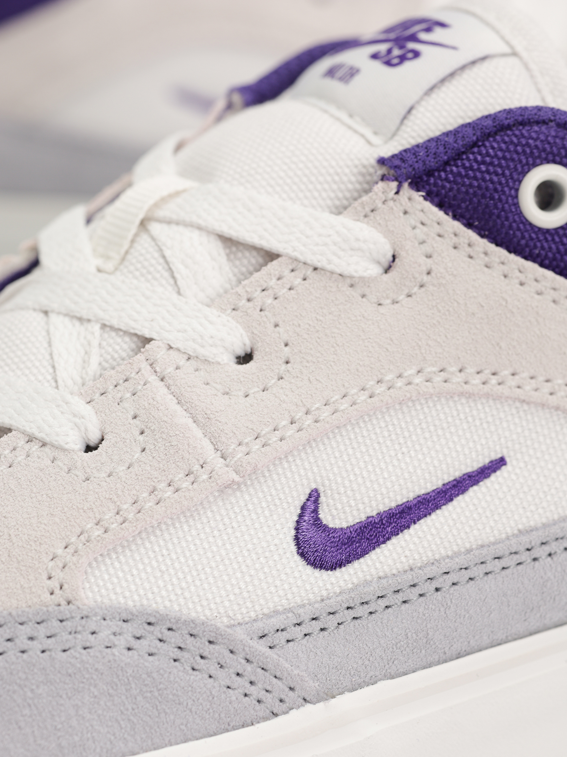 Pantofi Nike SB Malor (platinum tint/court purple wolf grey)