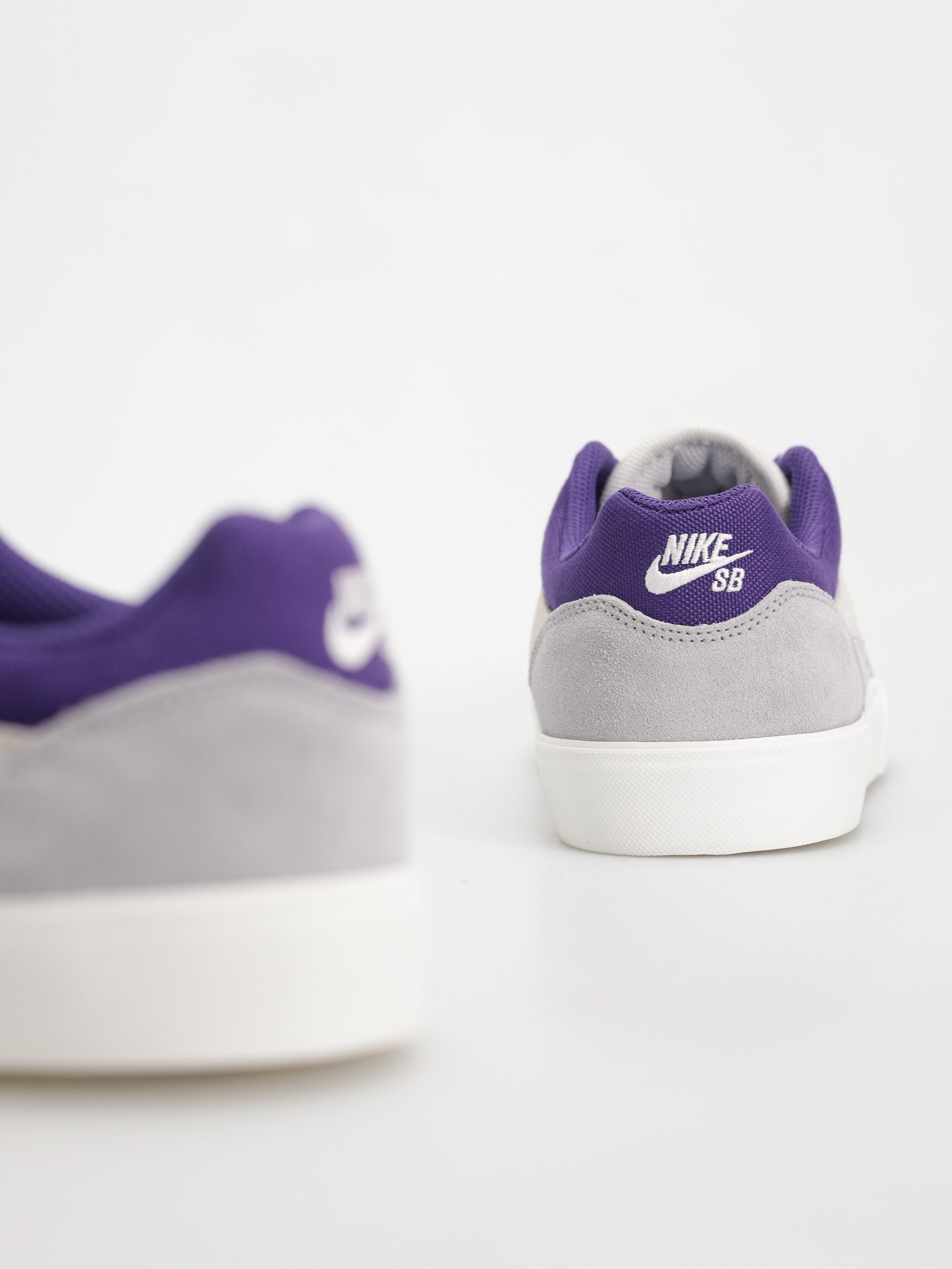 Pantofi Nike SB Malor (platinum tint/court purple wolf grey)