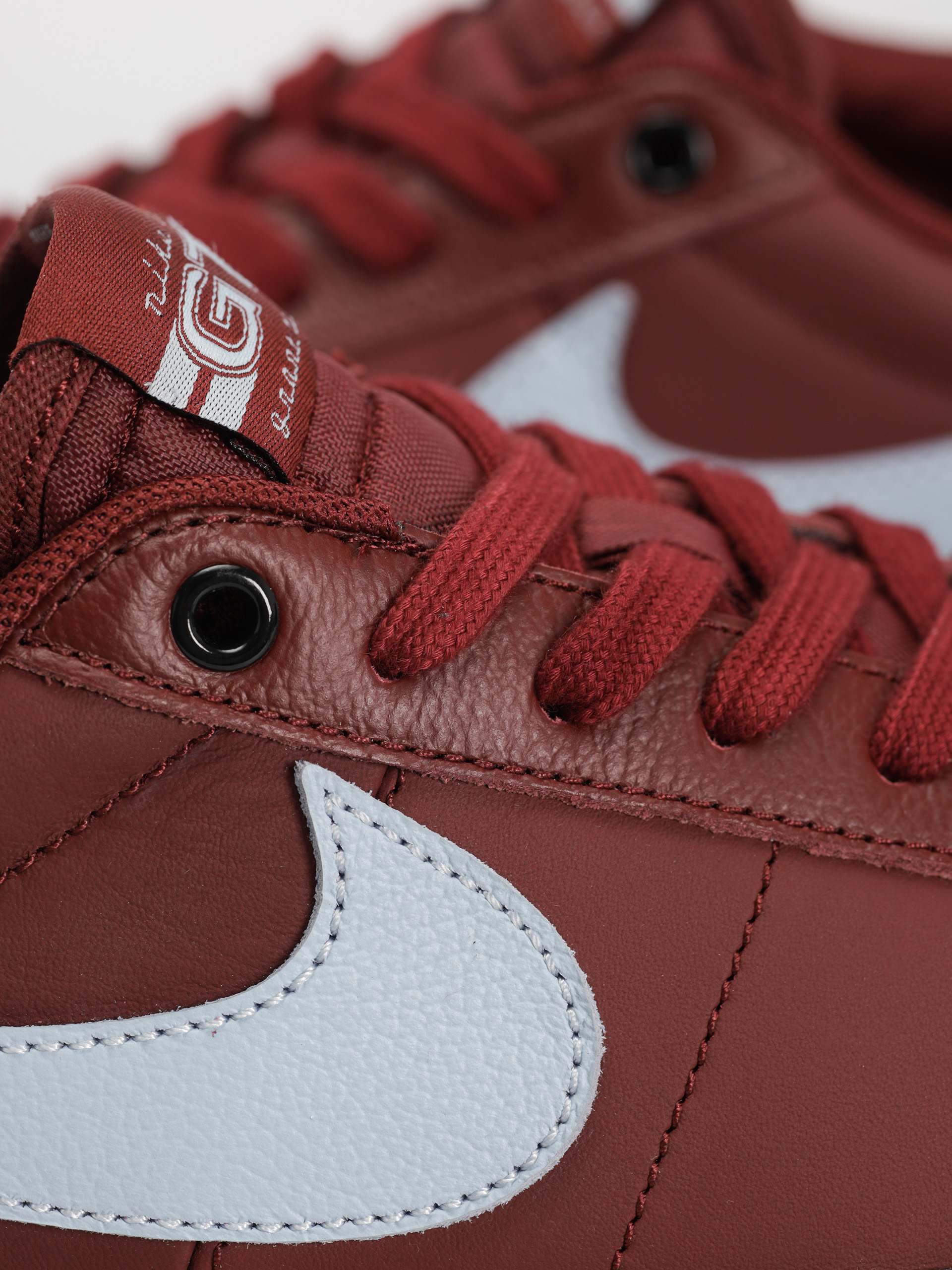 Pantofi Nike SB Blazer Low Pro GT (dark team red/lt armory blue)