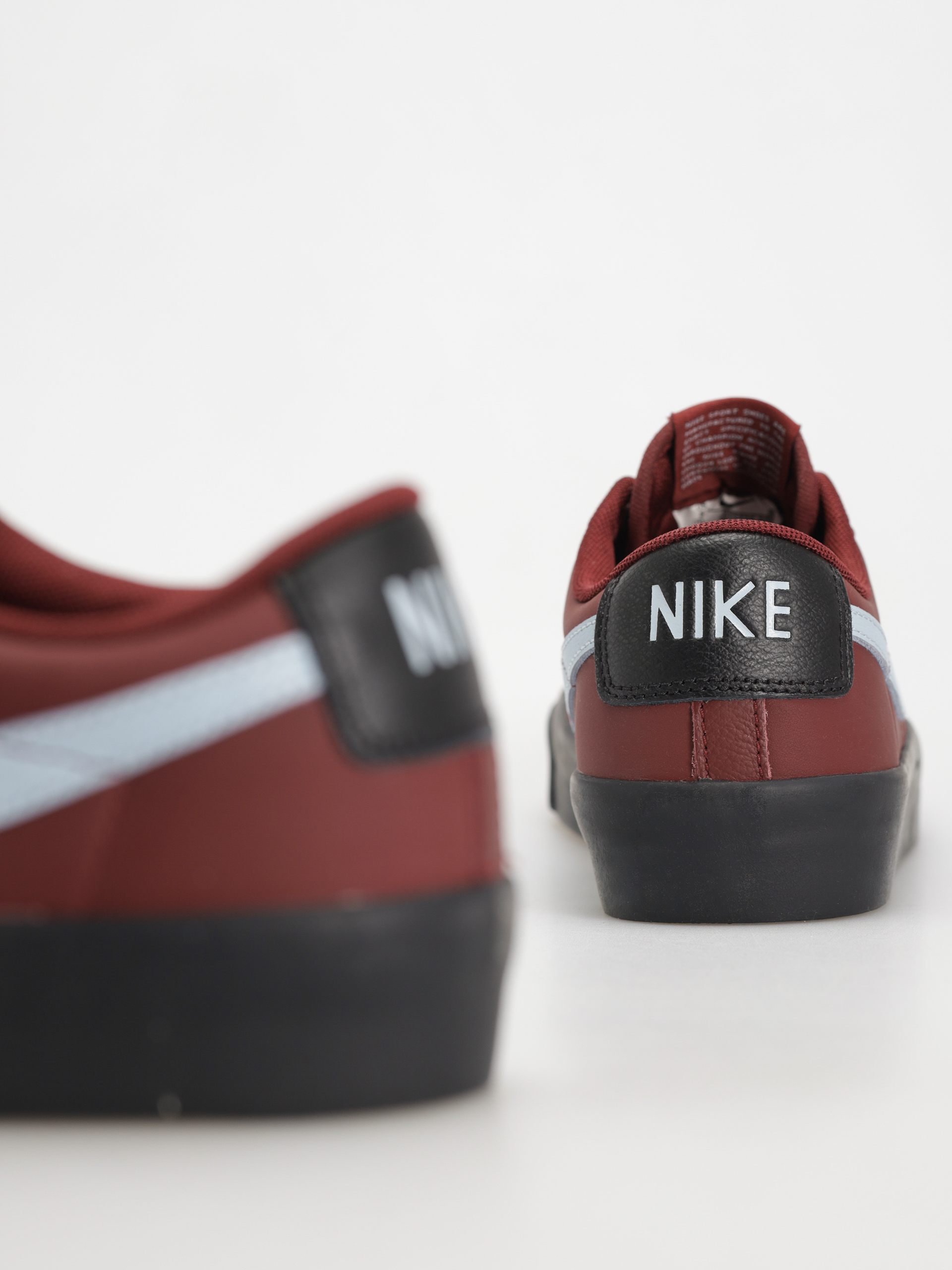 Pantofi Nike SB Blazer Low Pro GT (dark team red/lt armory blue)
