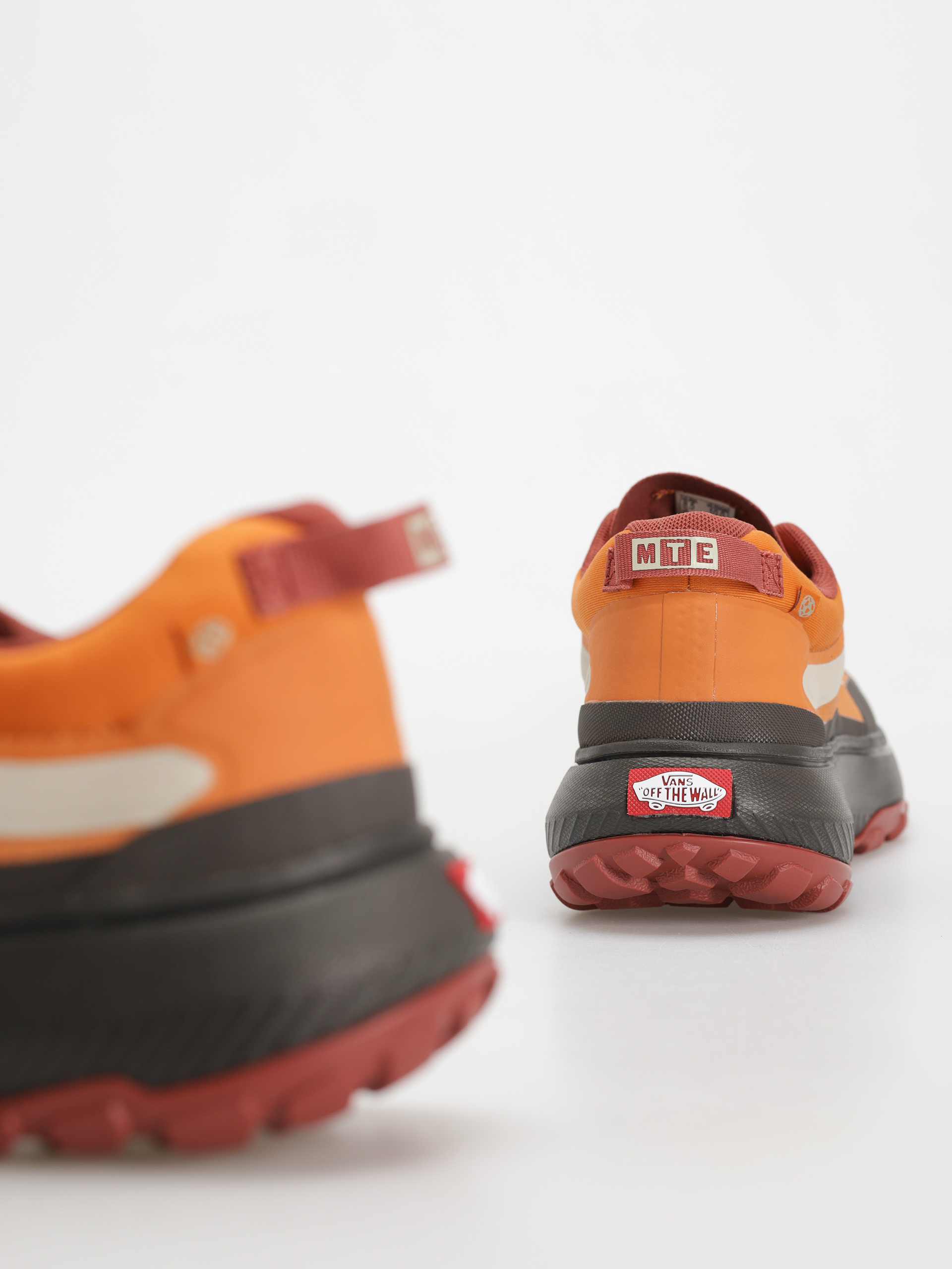 Pantofi Vans Mte Crosspath (marmalade)