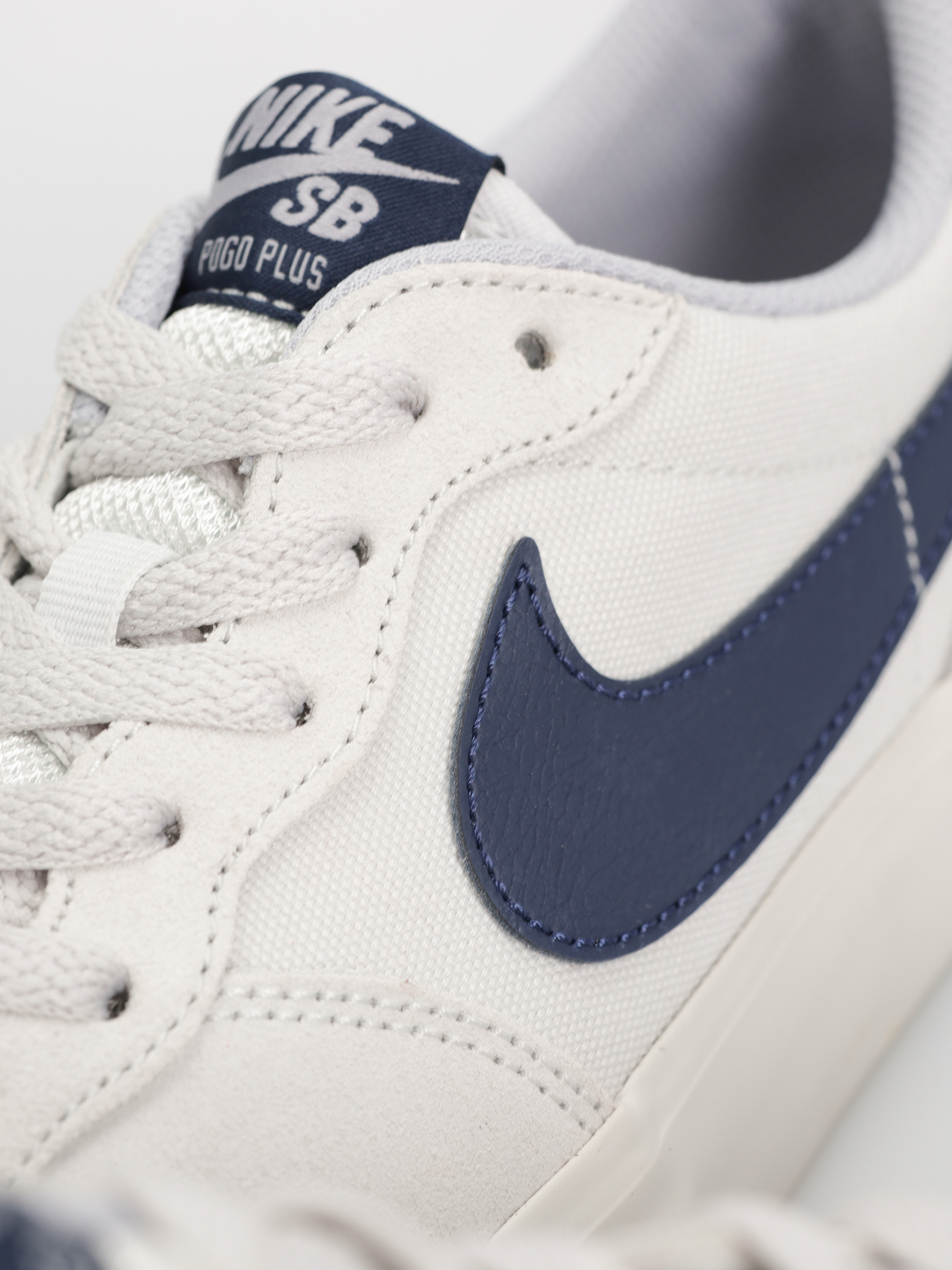 Pantofi Nike SB Zoom Pogo Plus (photon dust/midnight navy wolf grey)