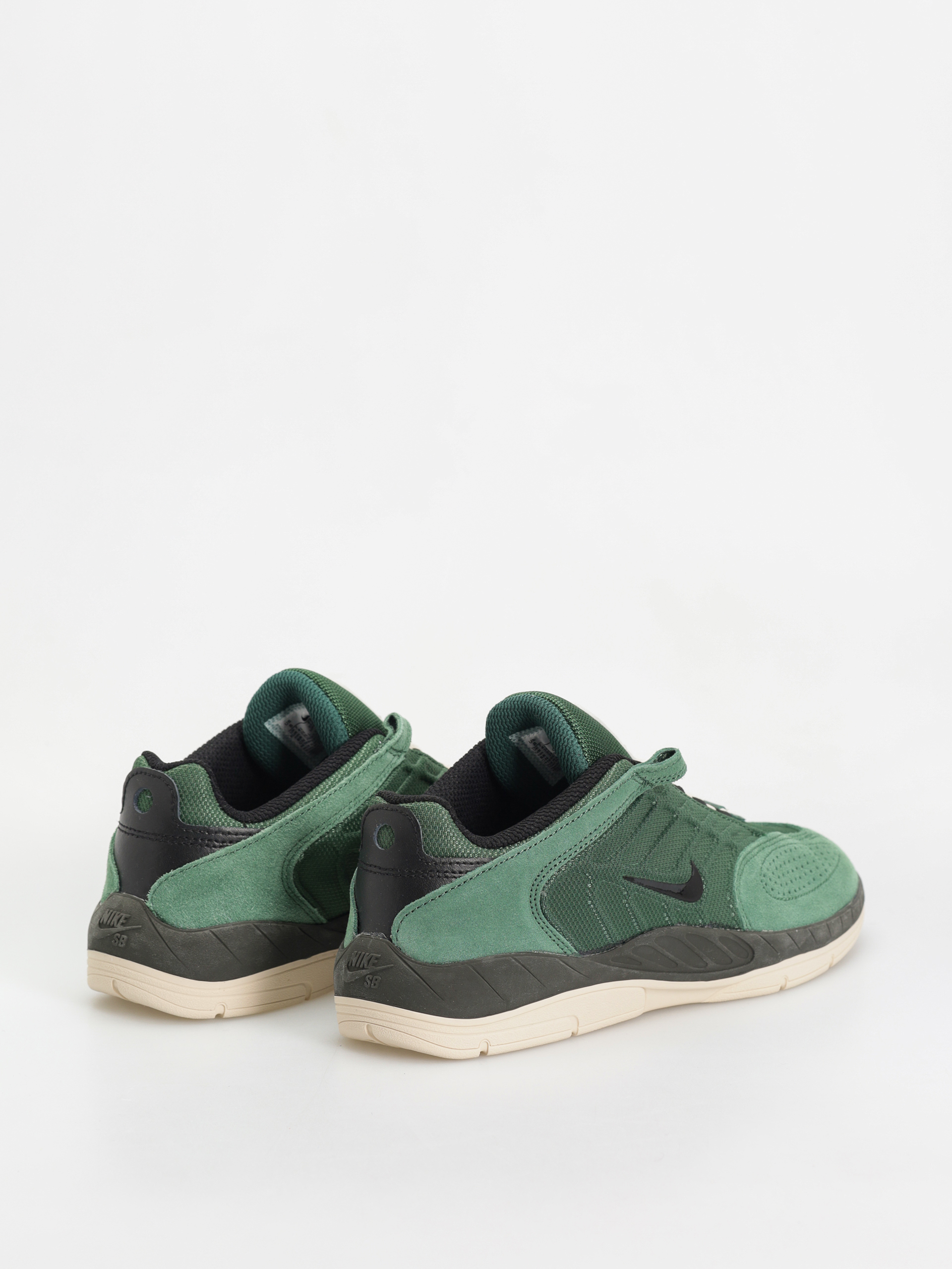 Pantofi Nike SB Vertebrae (fir/black sequoia lt orewood brn)