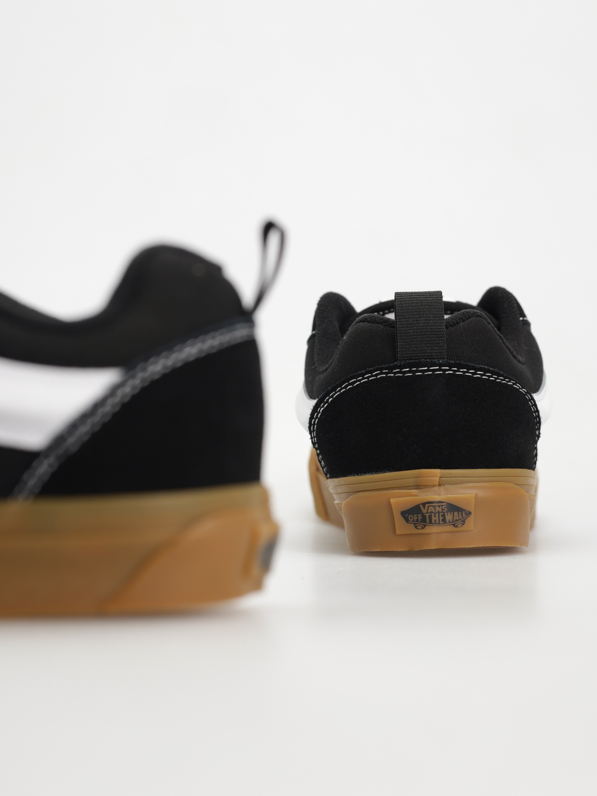 Pantofi Vans Knu Skool (black/gum)