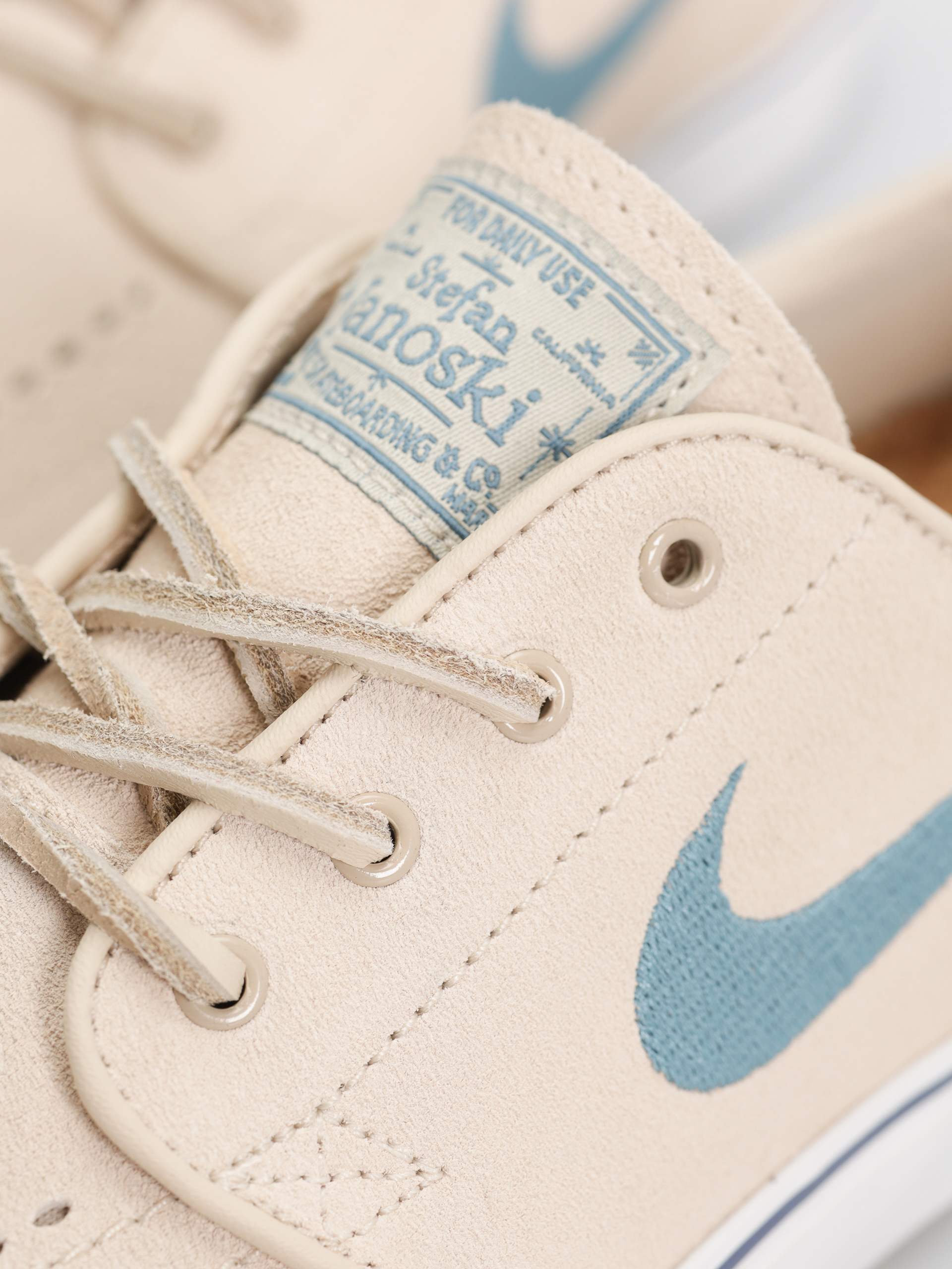 Pantofi Nike SB Zoom Janoski OG+ (sanddrift/smokey blue thunder blue)