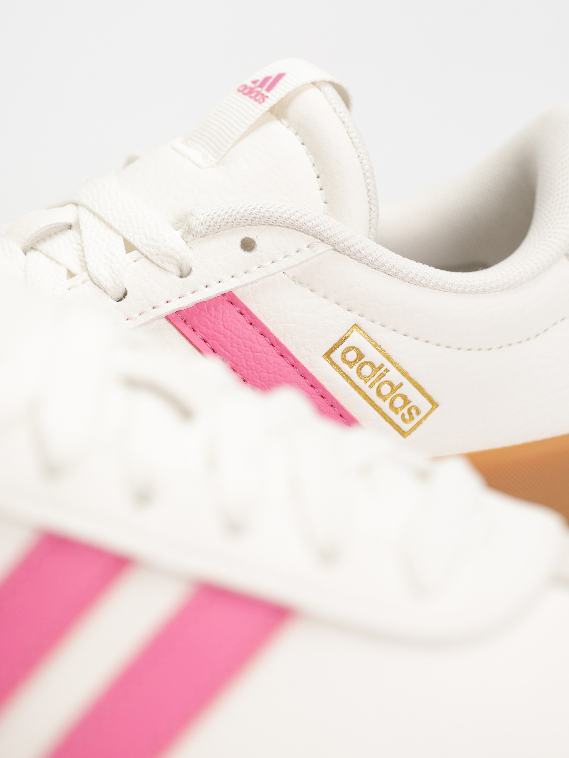 Pantofi adidas Vl Court 3.0 Wmn (cwhite/pulmag/goldmt)