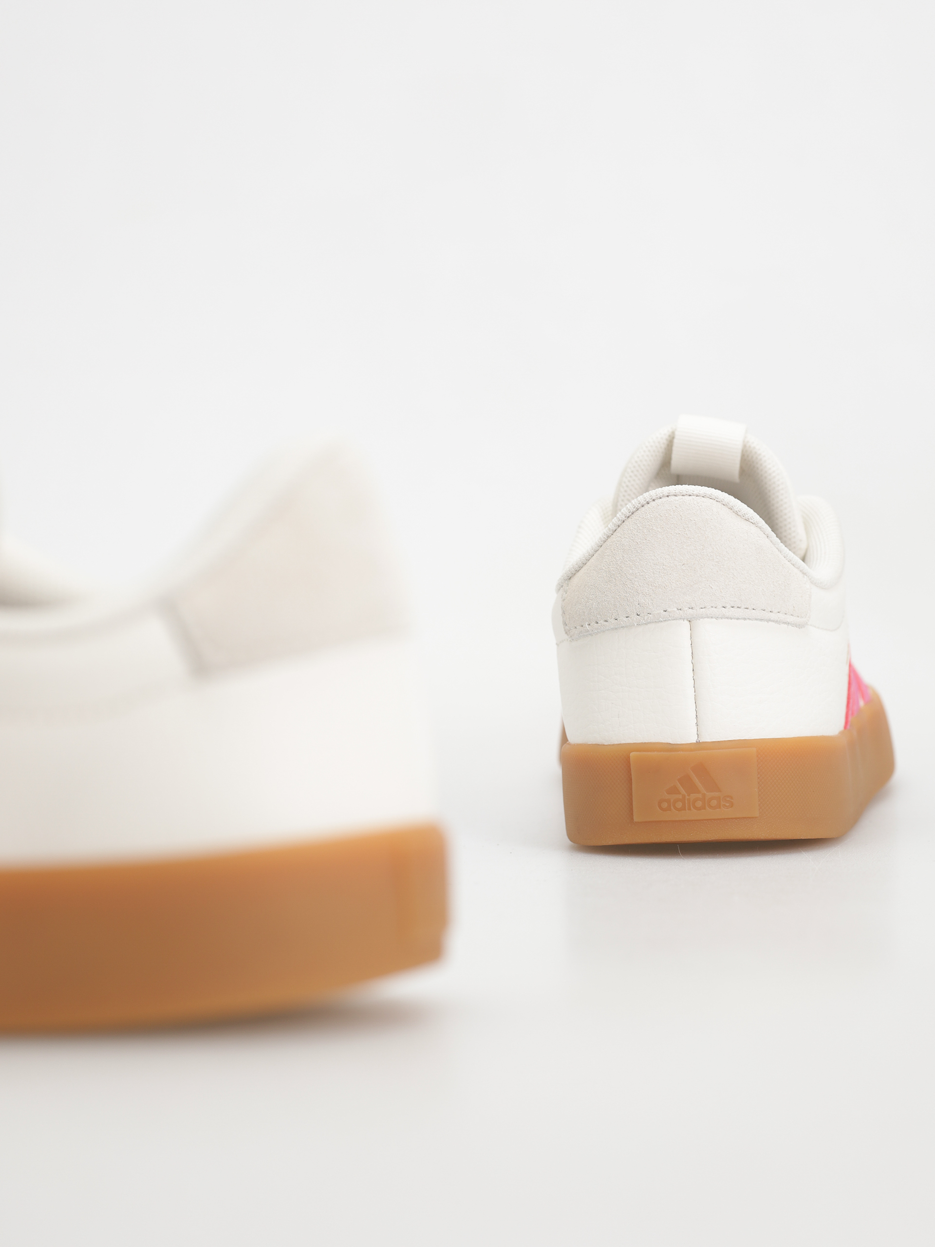 Pantofi adidas Vl Court 3.0 Wmn (cwhite/pulmag/goldmt)